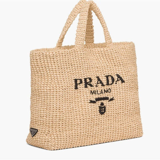 【PRADA】Raffia tote bag夏らしい雰囲気のラフィアバッグ！