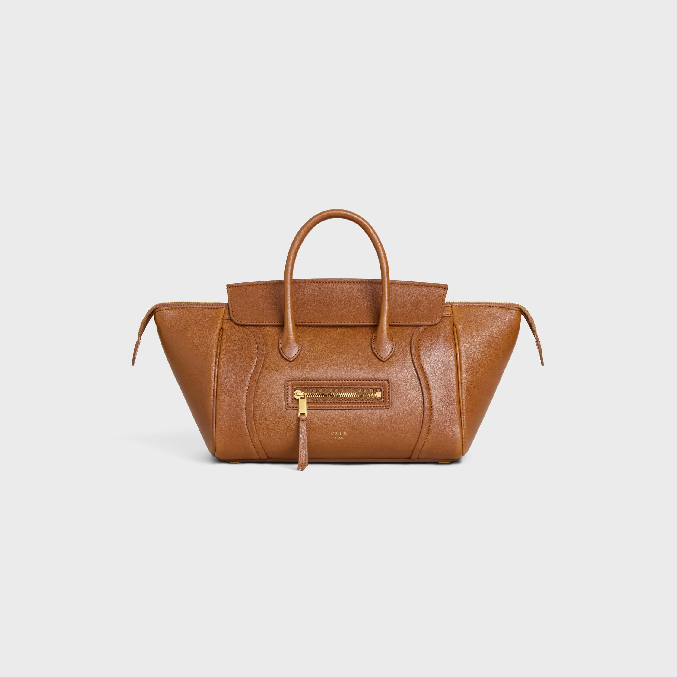 CELINE ミディアムバッグ 上質カーフスキンで仕上げた大人の定番アイテム