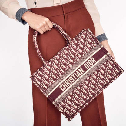 ☆Dior BOOK TOTE BAG☆新木優子同項 セレブ芸能人御用達・国内発★Diorキャンバスブックトートバッグ