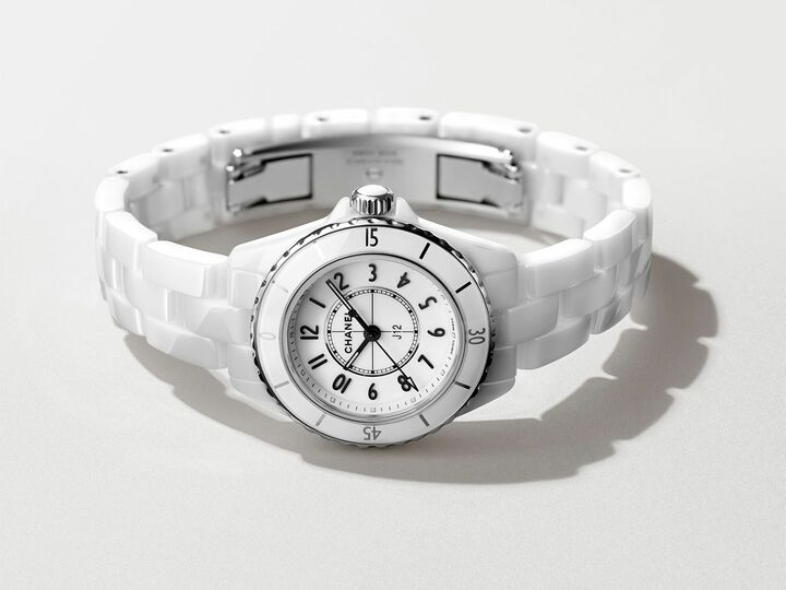 【CHANEL】人気モデル✨J12 キャリバー 12.1 38mm｜セラミック×ステンレス 上品で洗練された印象