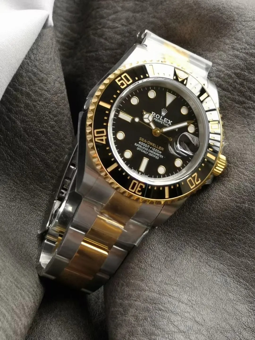 🔥【超レア入荷】ロレックス シードゥエラー オイスター、43 mm、オイスタースチール＆イエローゴールド Reference 126603-u784