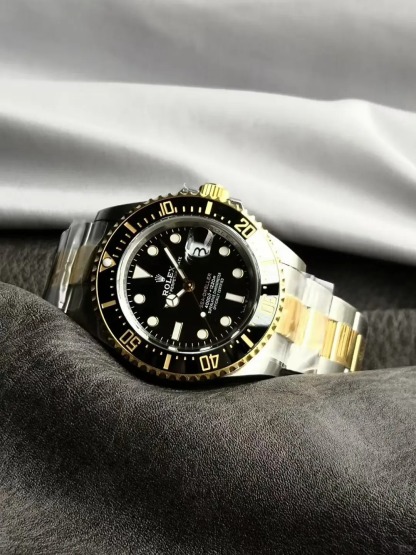 🔥【超レア入荷】ロレックス シードゥエラー オイスター、43 mm、オイスタースチール＆イエローゴールド Reference 126603-u784