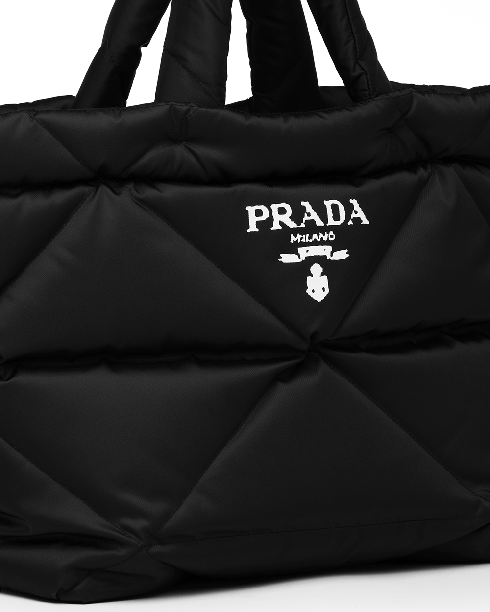 😍「VERY雑誌」掲載で大人気★矢野未希子さん愛用 Re-Nylon tote bagパッドトートバッグ★無料速達💓日本人気上昇中↑↑↑売り切れ続出！