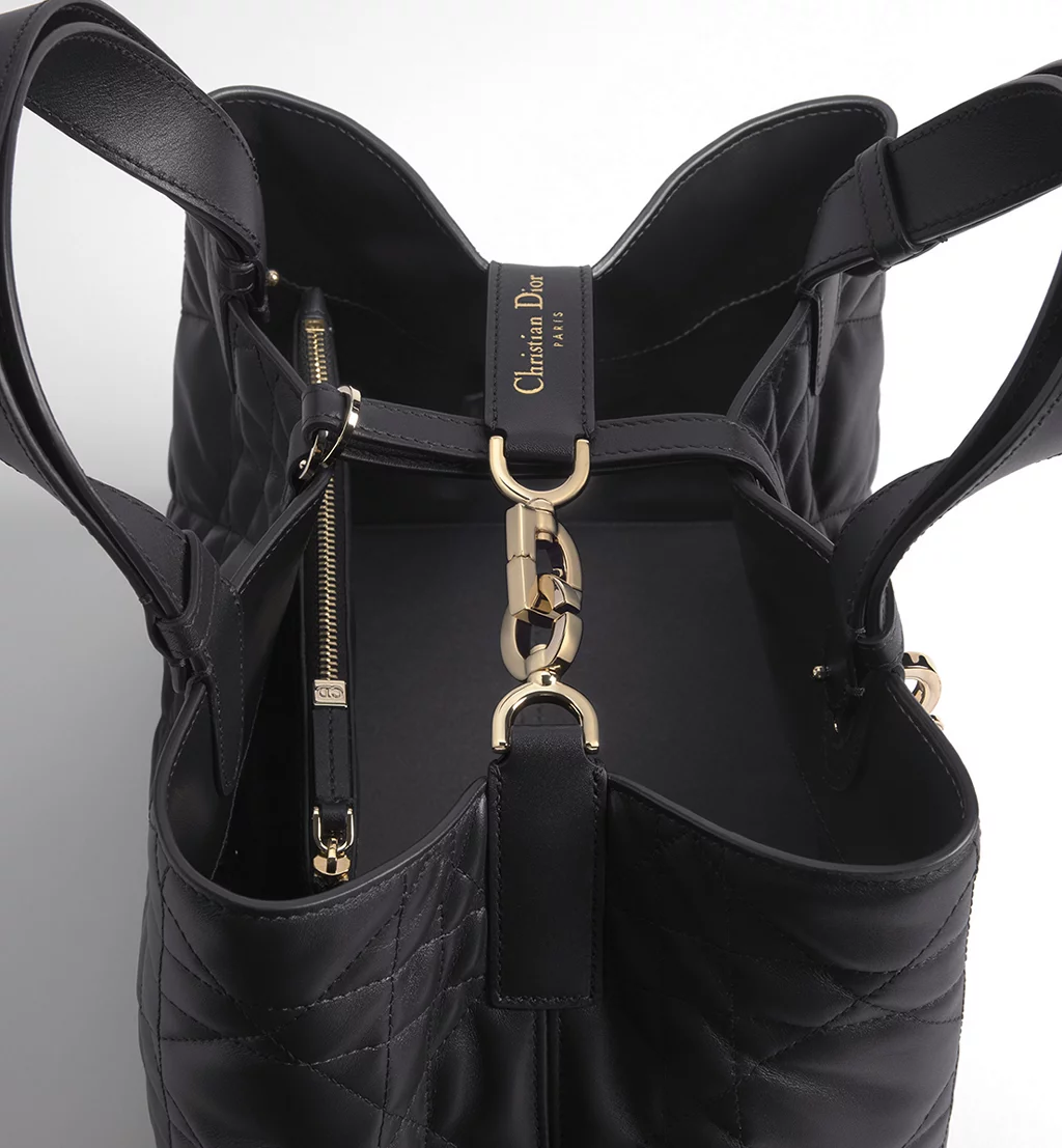 【ディオール】トゥジュール ハンドバッグ👜オールシーズン使える上品な定番バッグ✨人気急上昇中↑↑