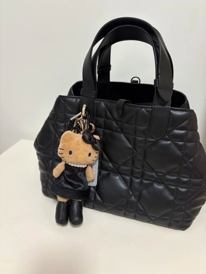 【Dior】オールシーズン使える上品な定番バッグ💓人気急上昇中！✨売り切れ続出！