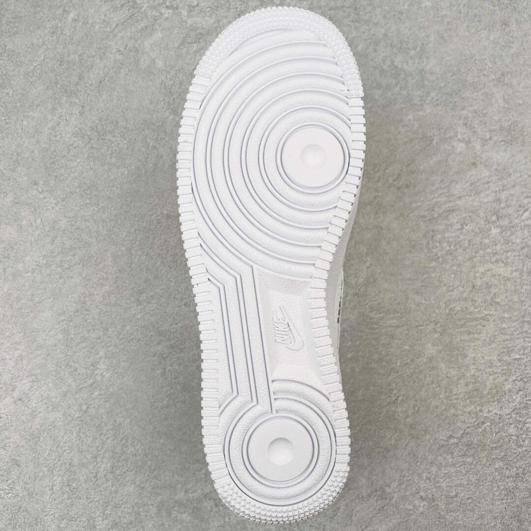 【日本未入荷】♪超入手困難LOUIS VUITTON X NIKE AIR FORCE1 白【代金引換】