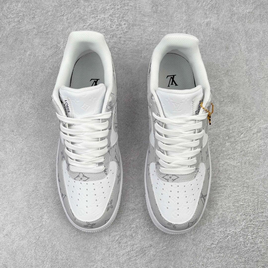 【日本未入荷】♪超入手困難LOUIS VUITTON X NIKE AIR FORCE1 白【代金引換】