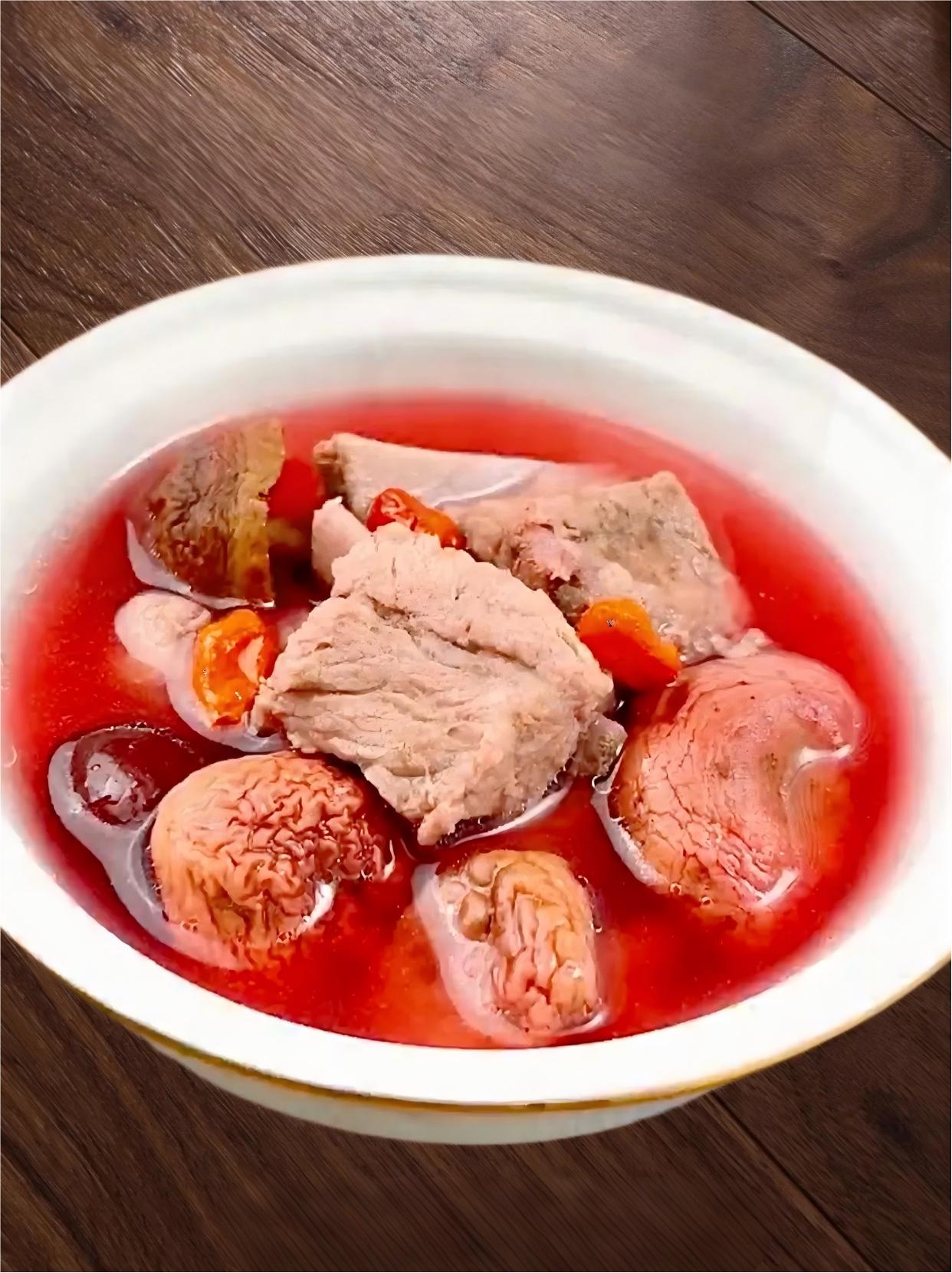 紅菇燉雞湯成品