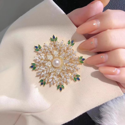 精美雪花胸針