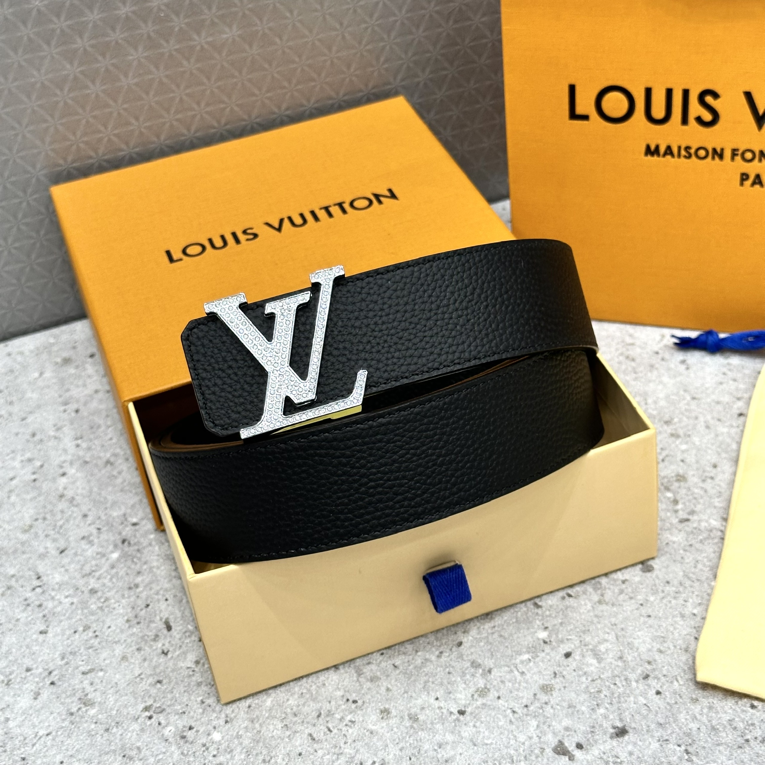 Black LV Belt LV Glossy Black Letter Face Logo ?C Super Class