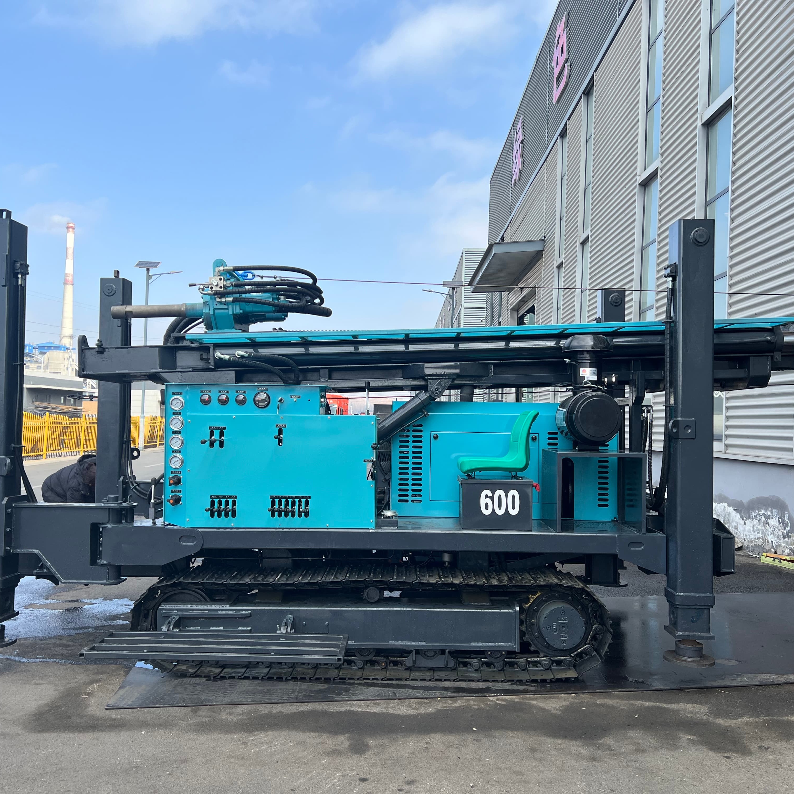 HT-600 water well drilling rig