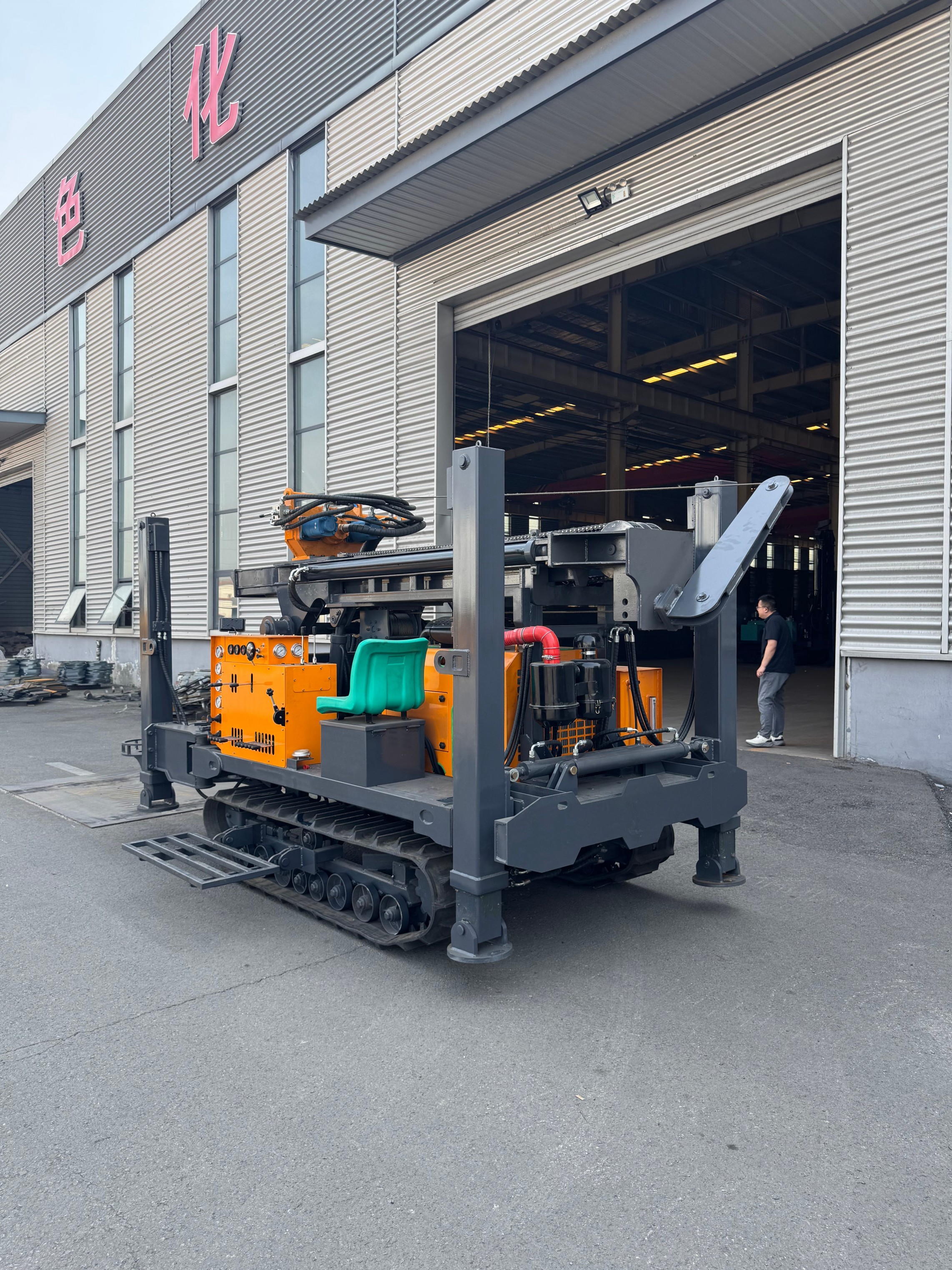 Water Well Drilling Rig Model 200