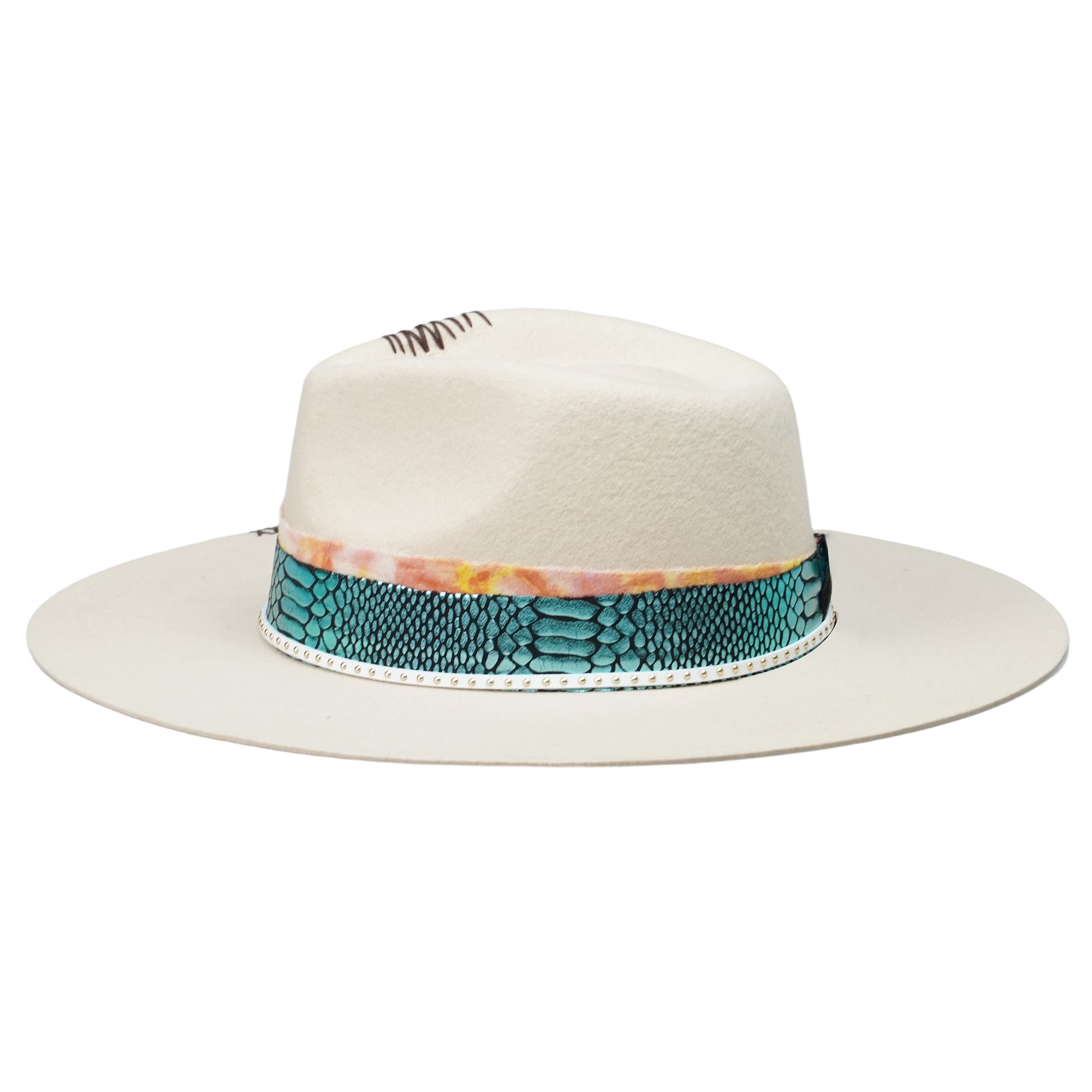 Elegant Off-White Hat – Stitched, Dyed, Luxe Trim