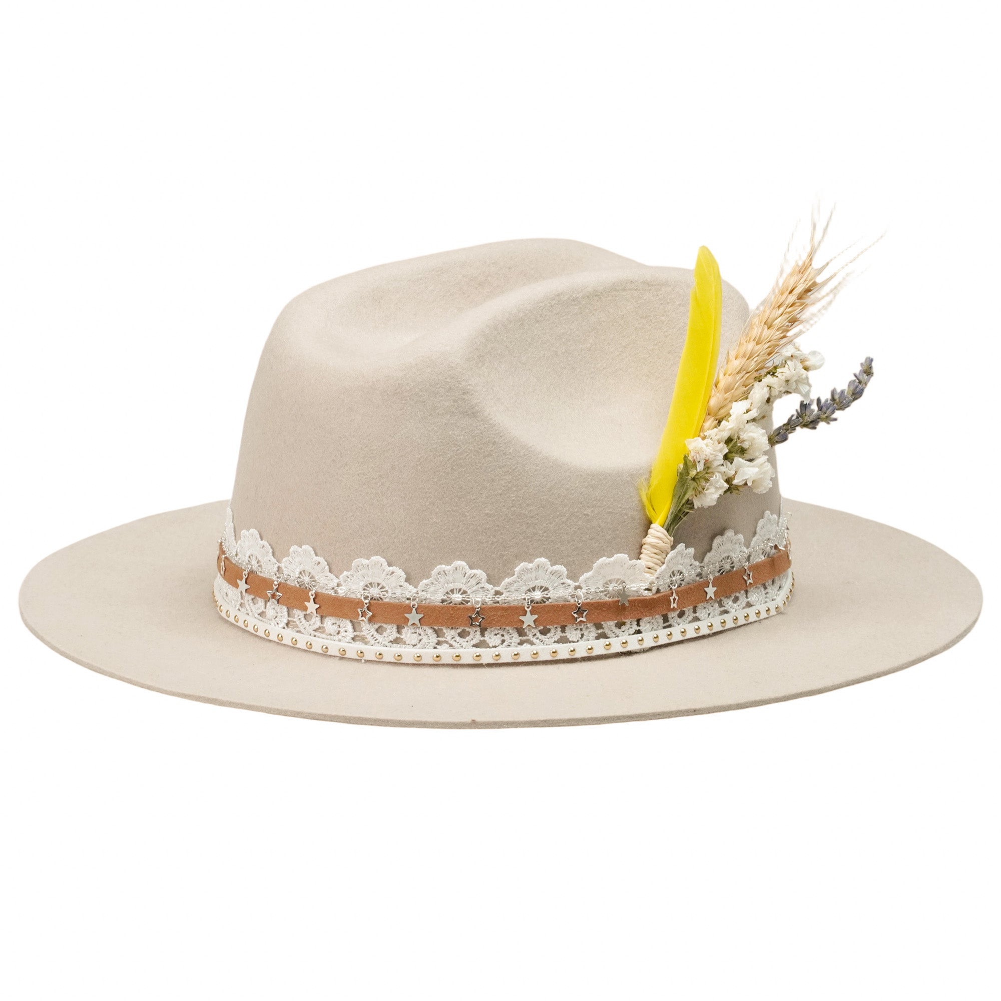 Cream Felt Hat - Star Chain & Dried Flower Bouquet