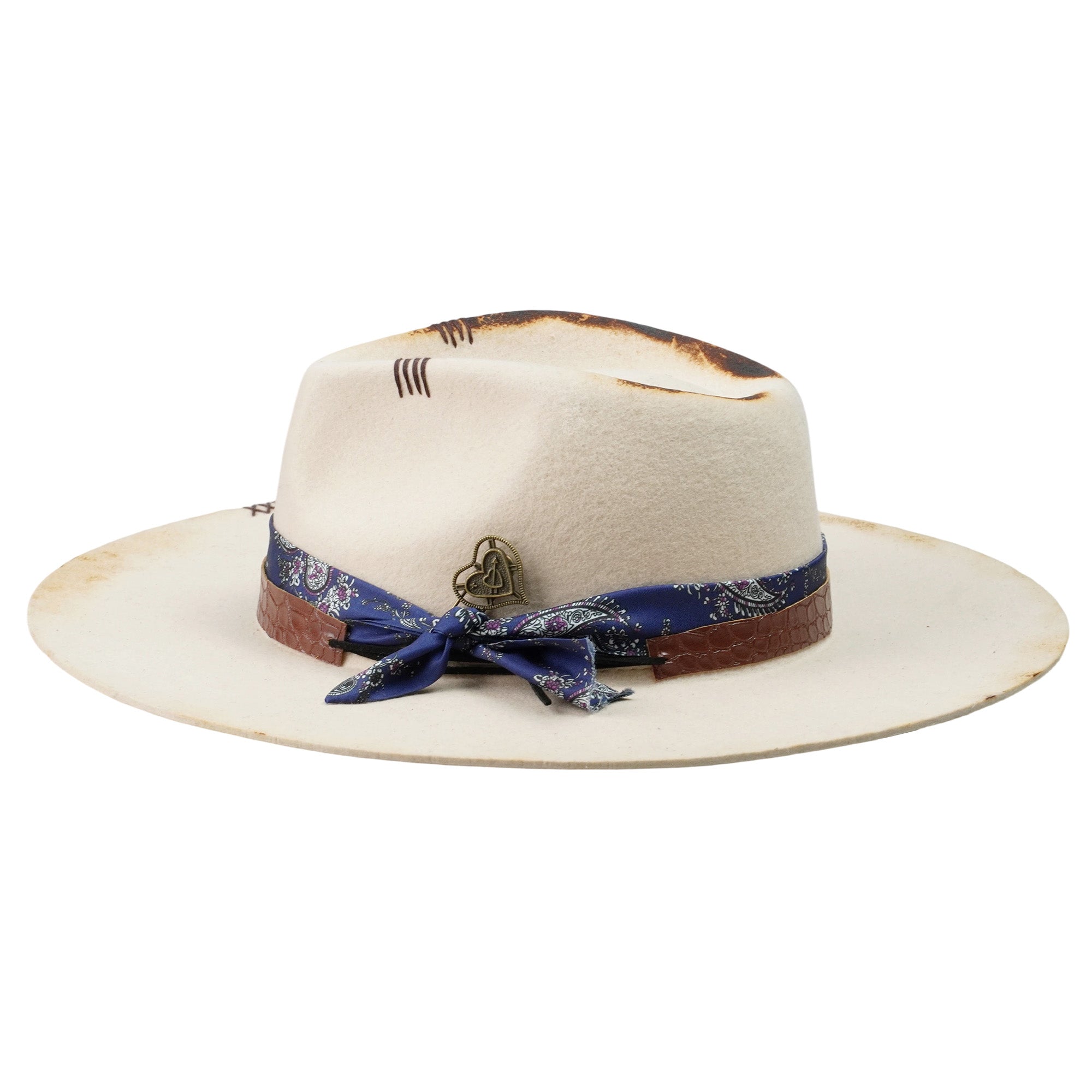 Bold Felt Hat – Minimal Silhouette, Retro-Inspired Hardware