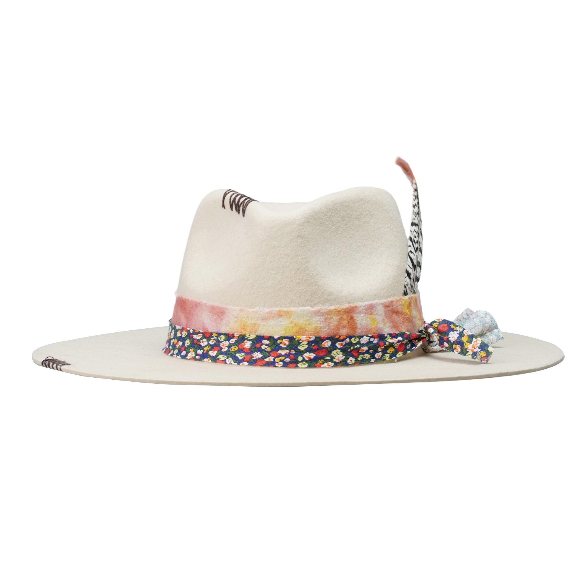 Refined Flat-Brim Hat – Neutral Tone, Floral Print, Subtle Feather Detail
