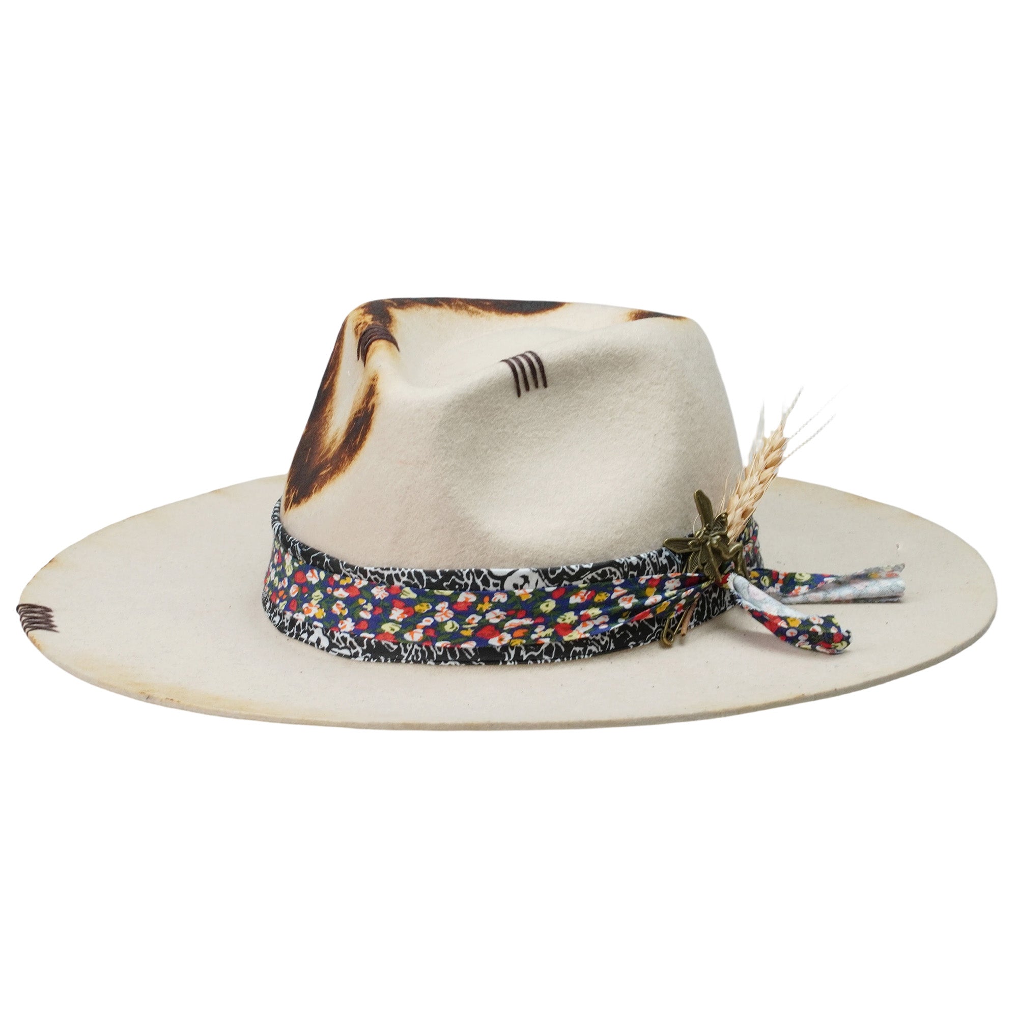 Elegant Off-White Hat – Floral Trim, Rustic Accents