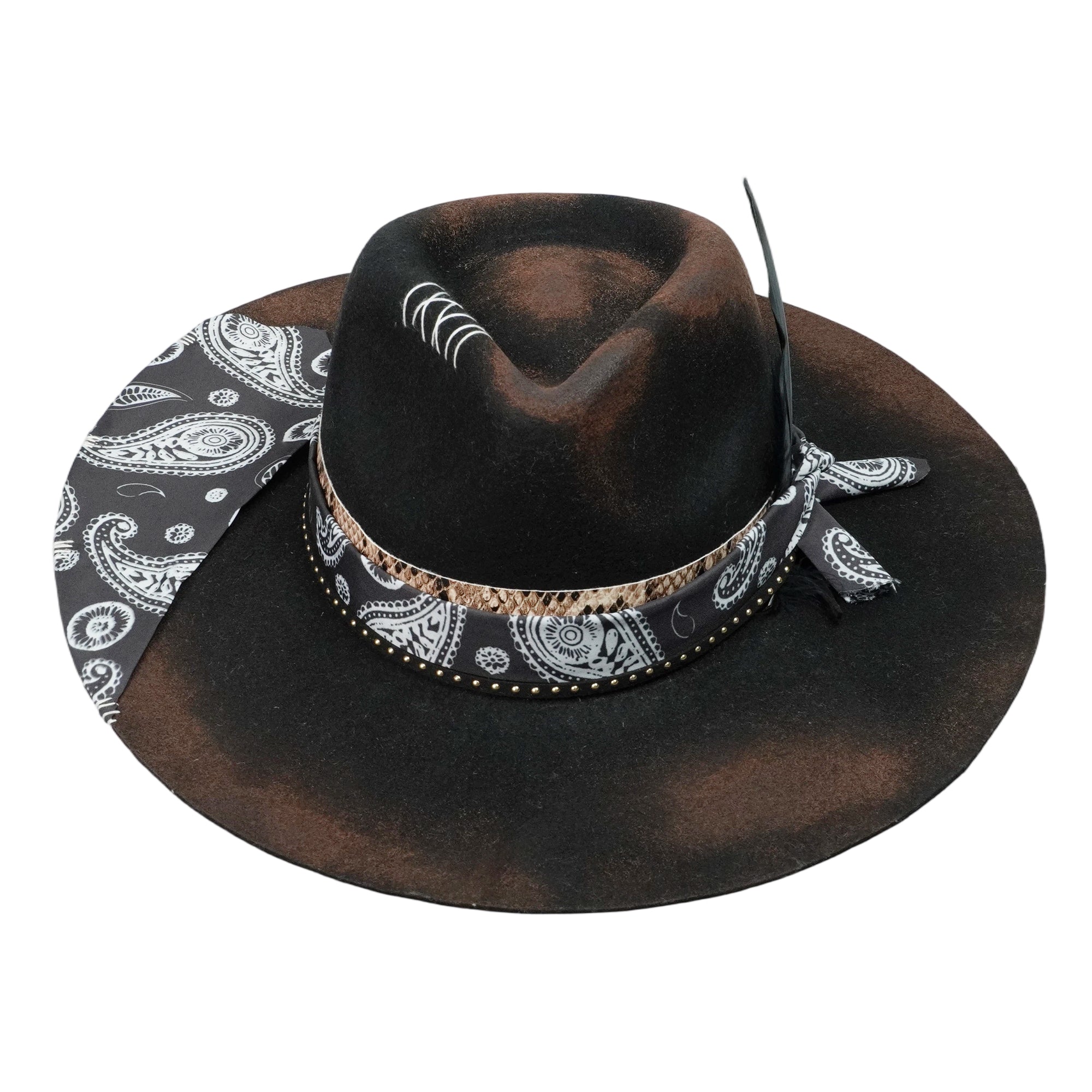 Minimal Felt Hat – Dark Base, Subtle Fire & Fabric Trim