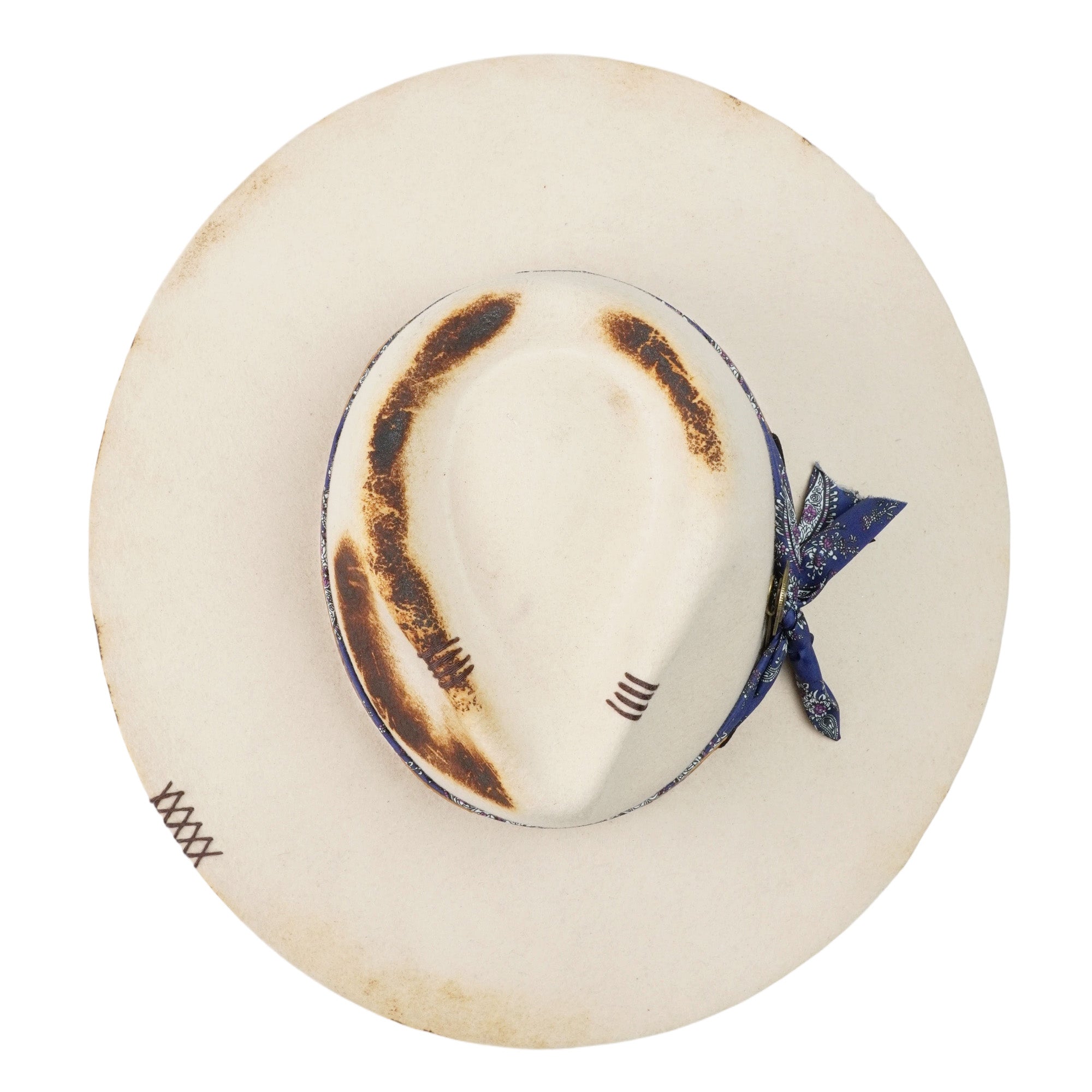 Bold Felt Hat – Minimal Silhouette, Retro-Inspired Hardware