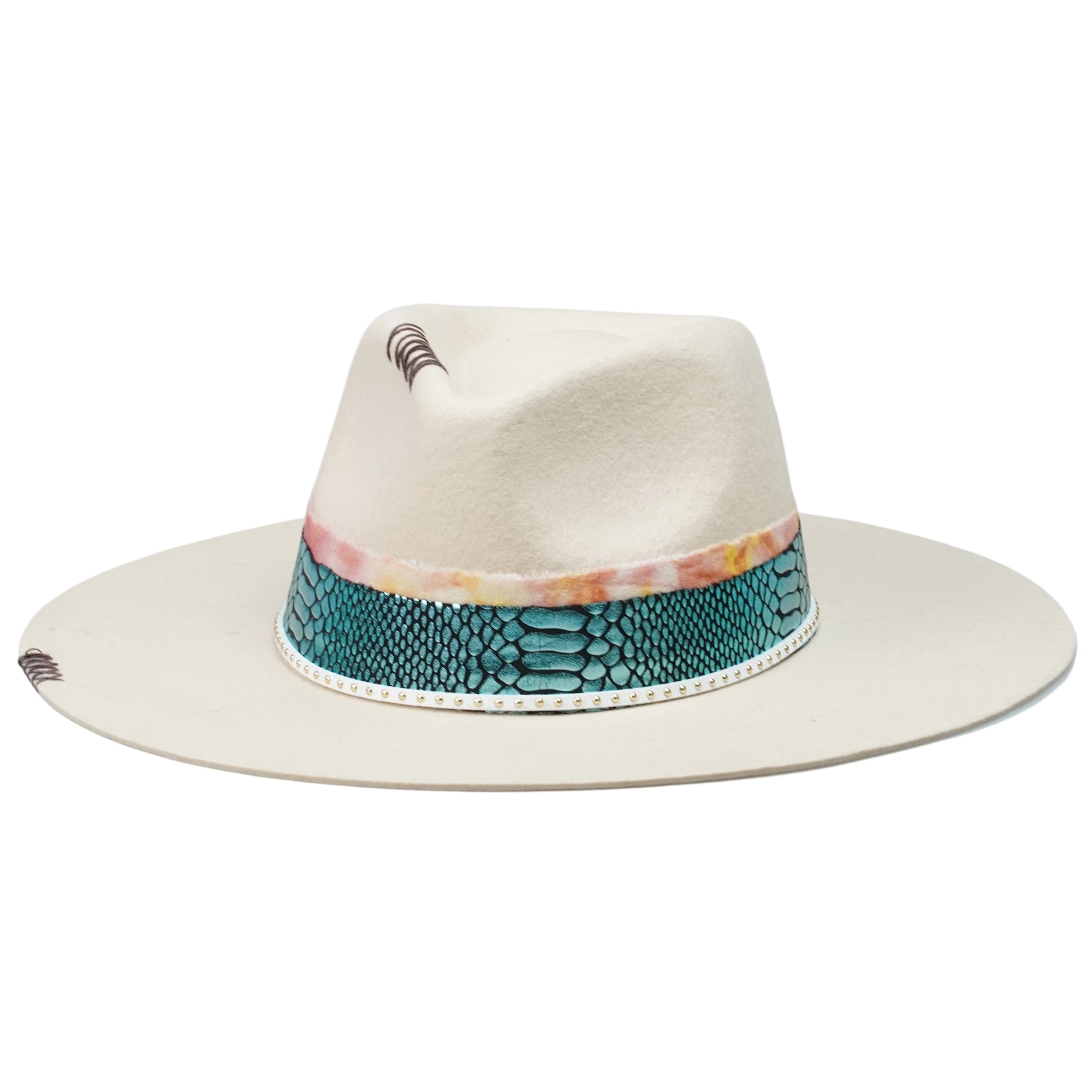 Elegant Off-White Hat – Stitched, Dyed, Luxe Trim