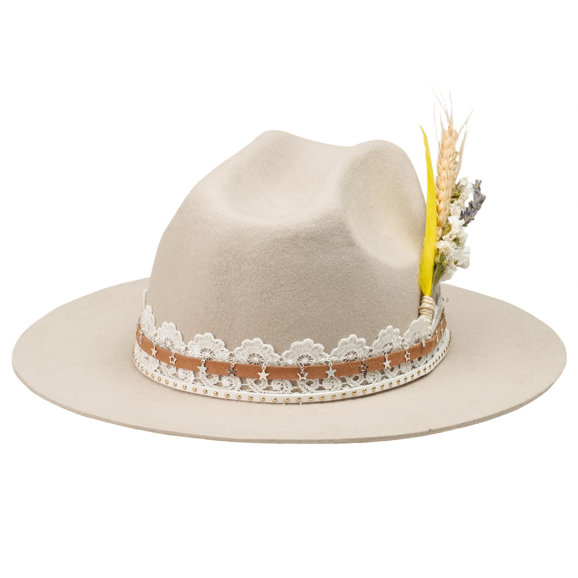 Cream Felt Hat - Star Chain & Dried Flower Bouquet