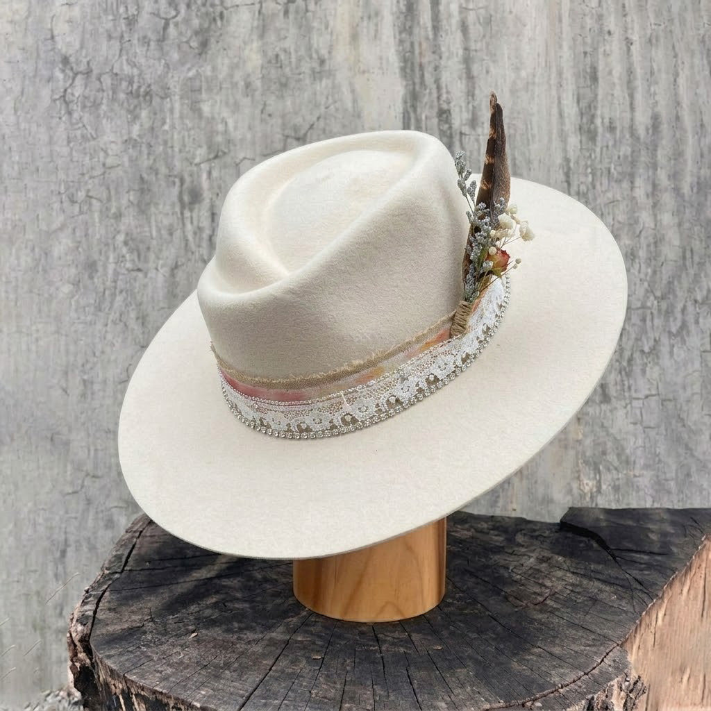 Classic Rose Crown - Cream with Star Chain & Feathers