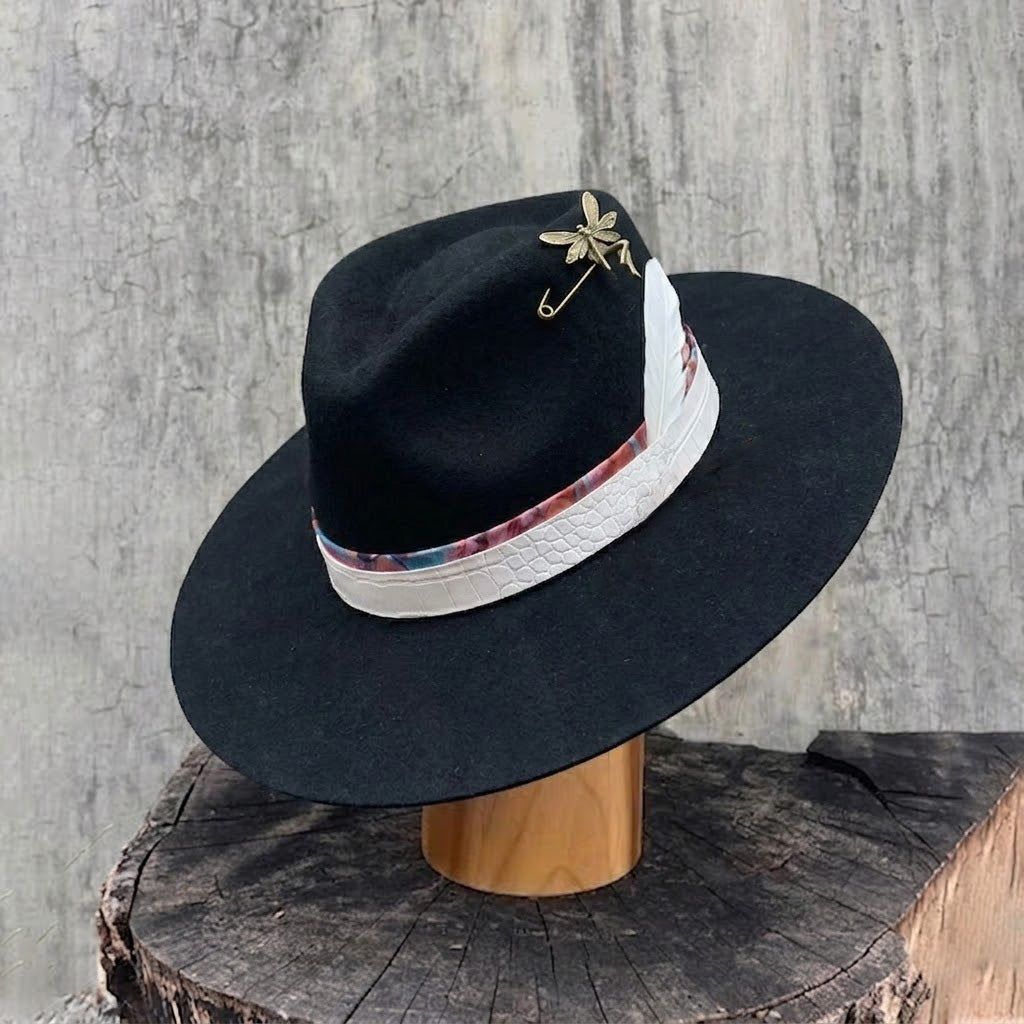 Elegant Black Hat: Mixed Band, White Feather