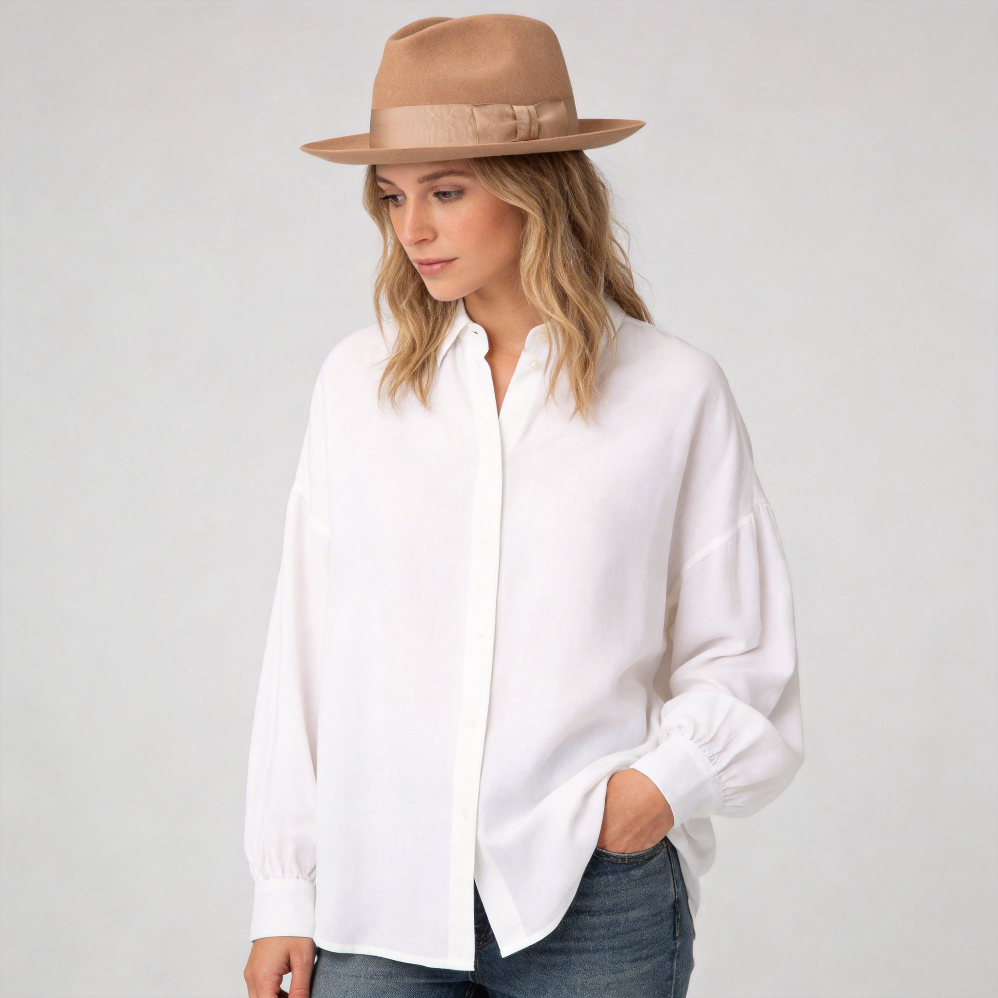 Trendy Classic Felt Fedora in Camel