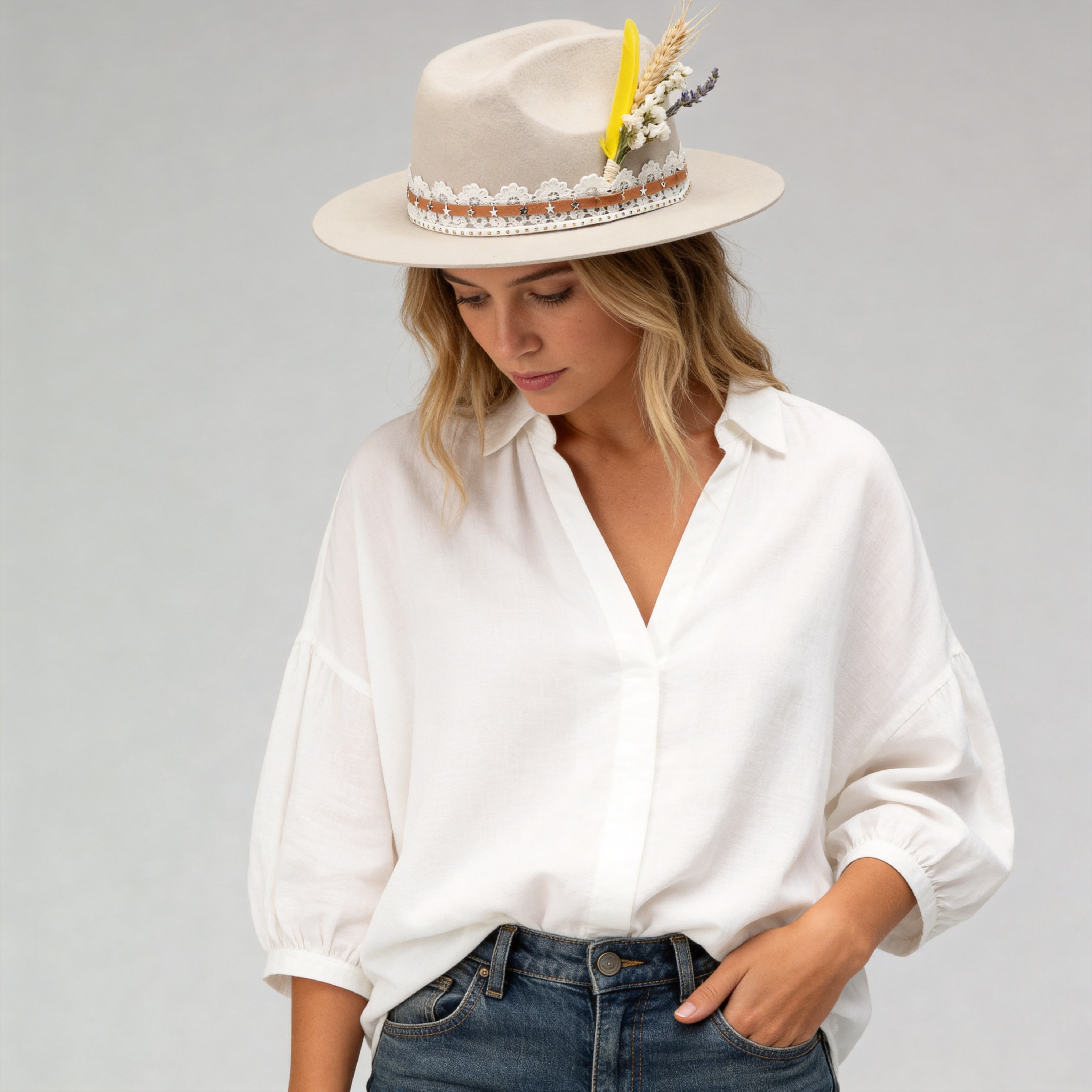 Cream Felt Hat - Star Chain & Dried Flower Bouquet
