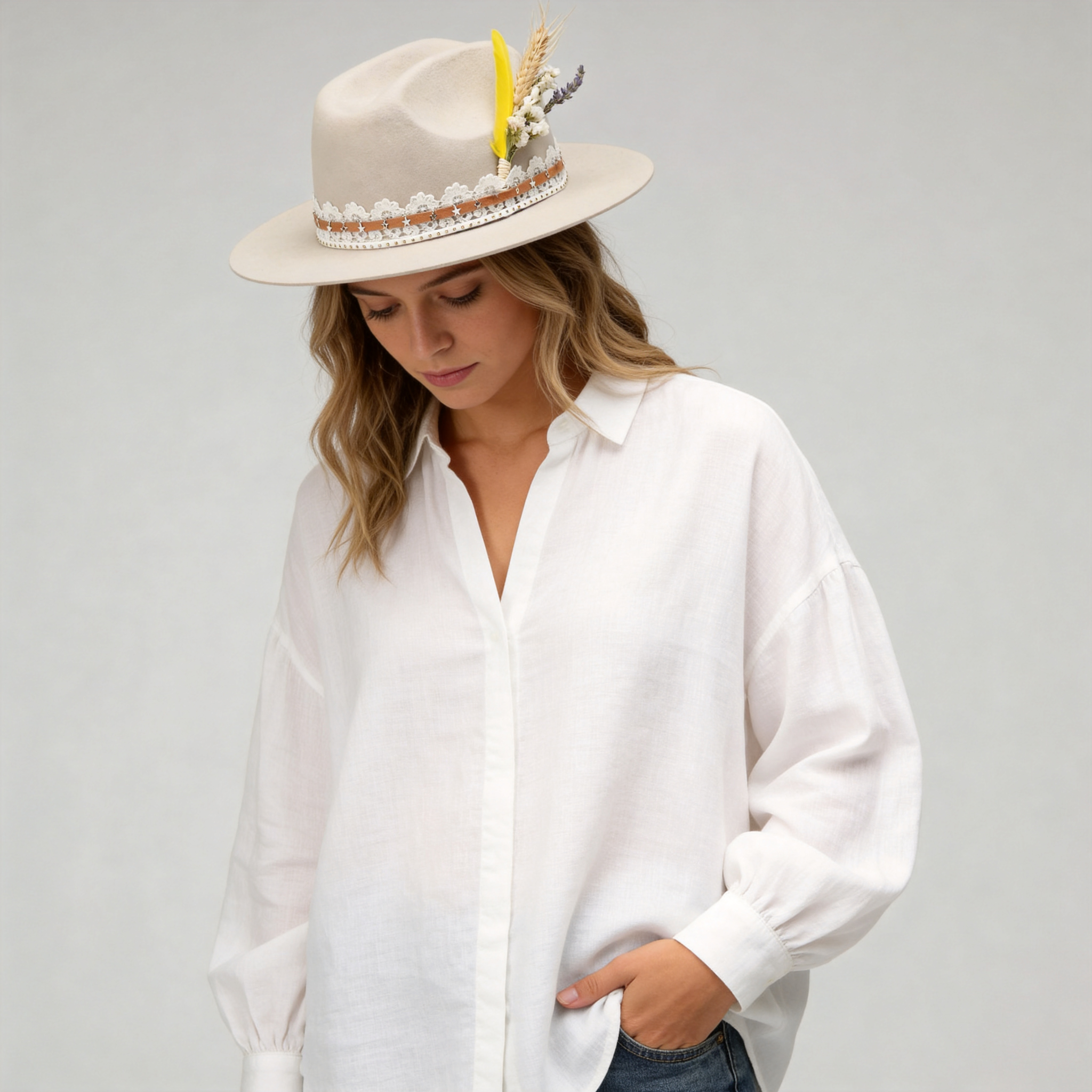 Cream Felt Hat - Star Chain & Dried Flower Bouquet