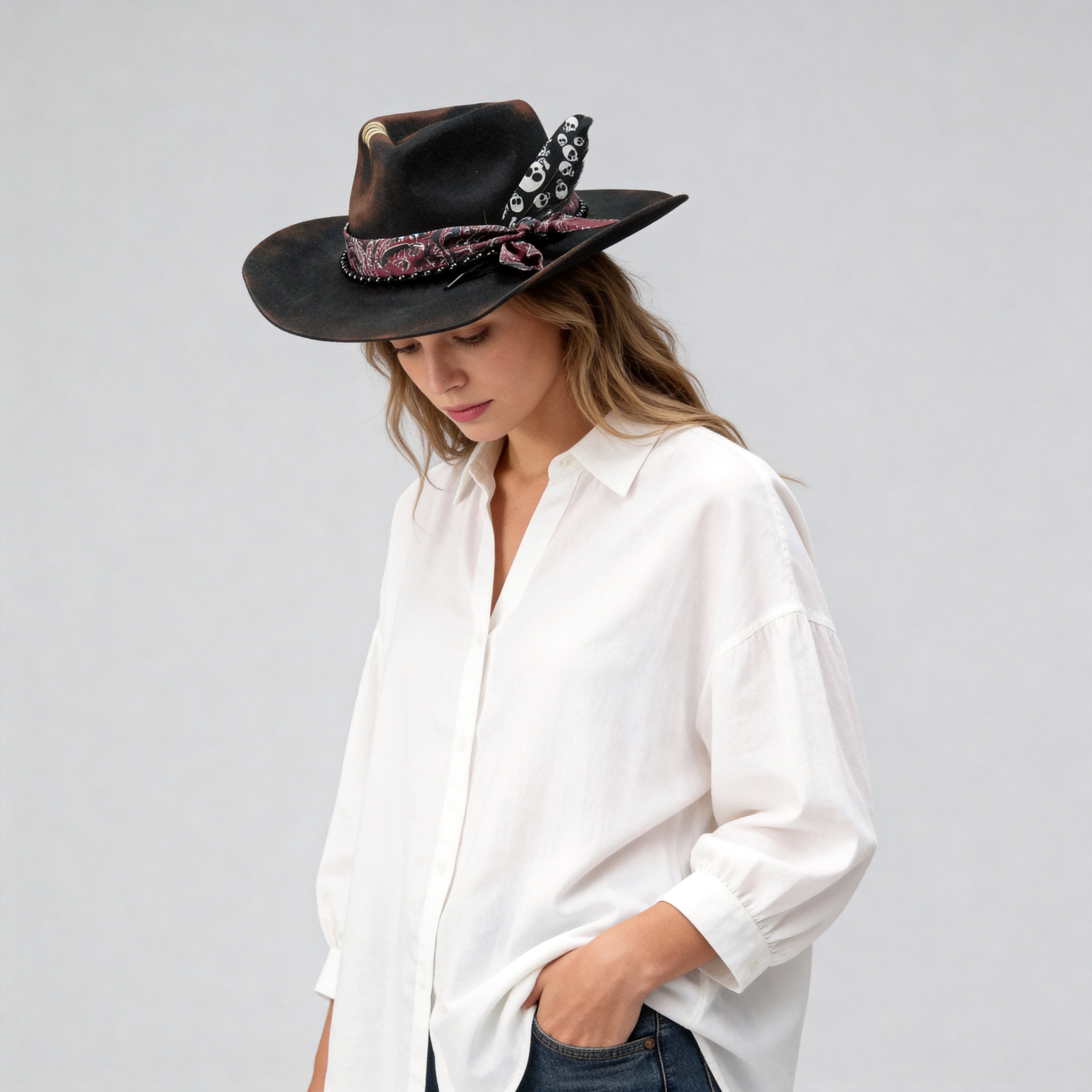 Modern Felt Hat – Dark Base, Textured Accents