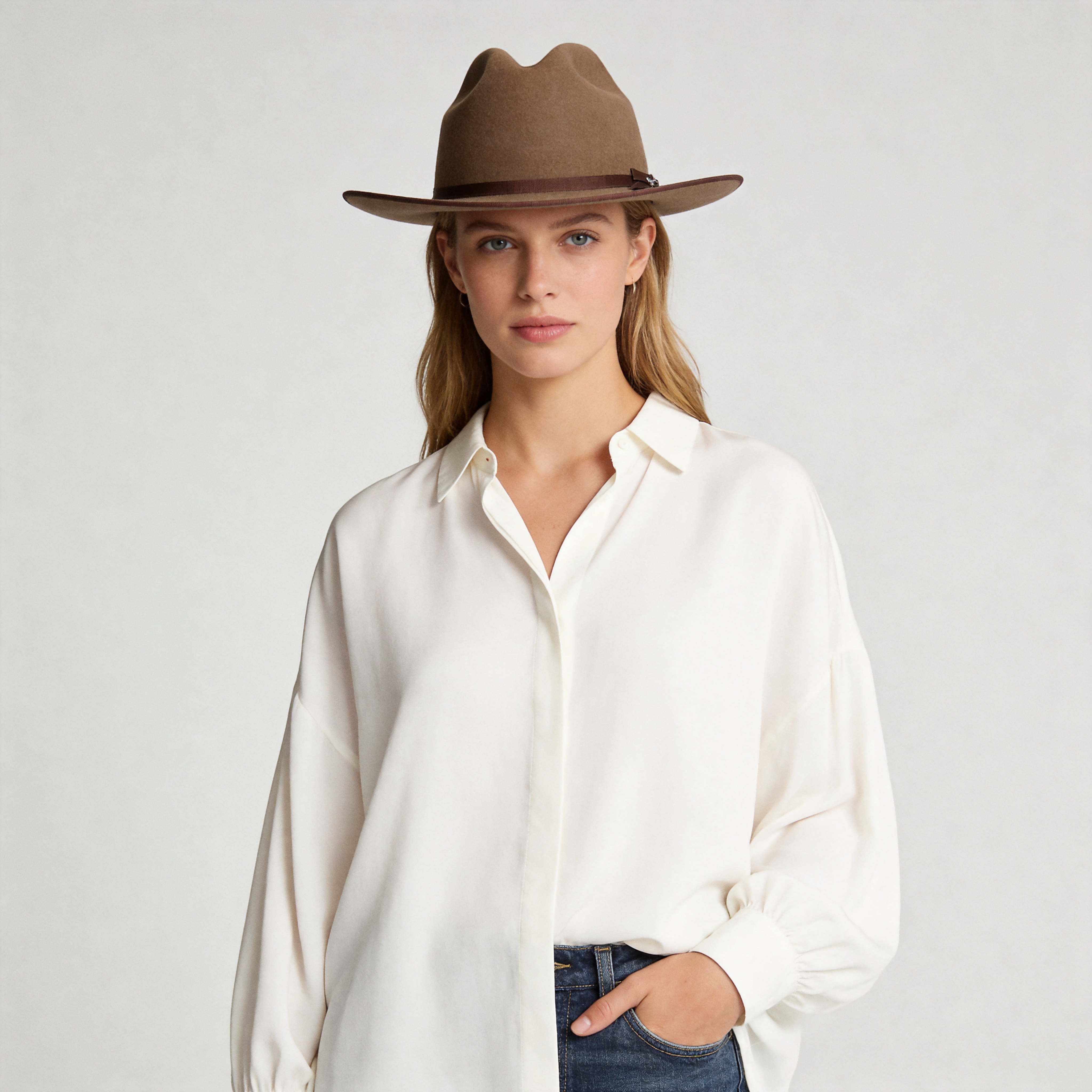 Classic Charm Felt Outdoor Hat in Brown