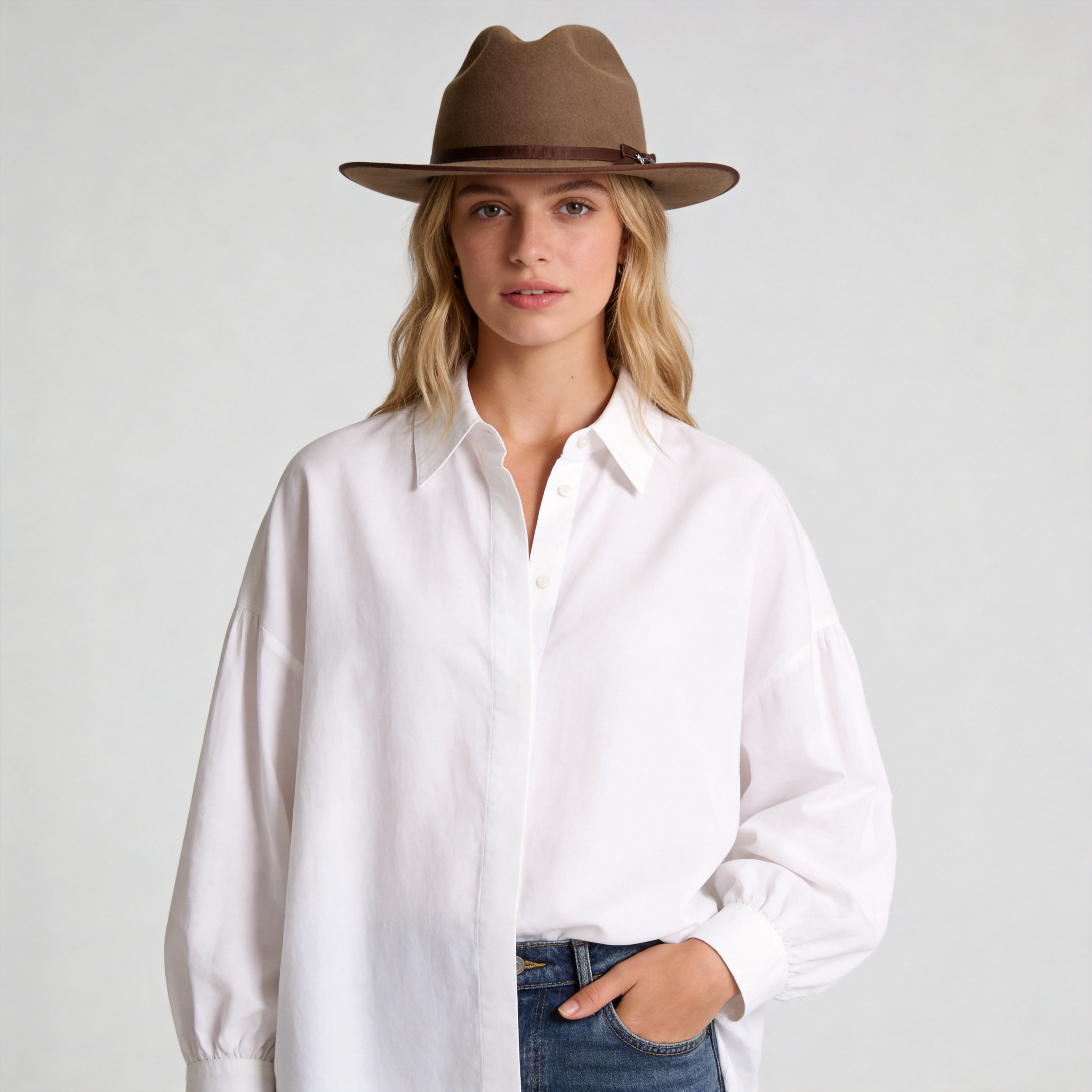 Classic Charm Felt Outdoor Hat in Brown