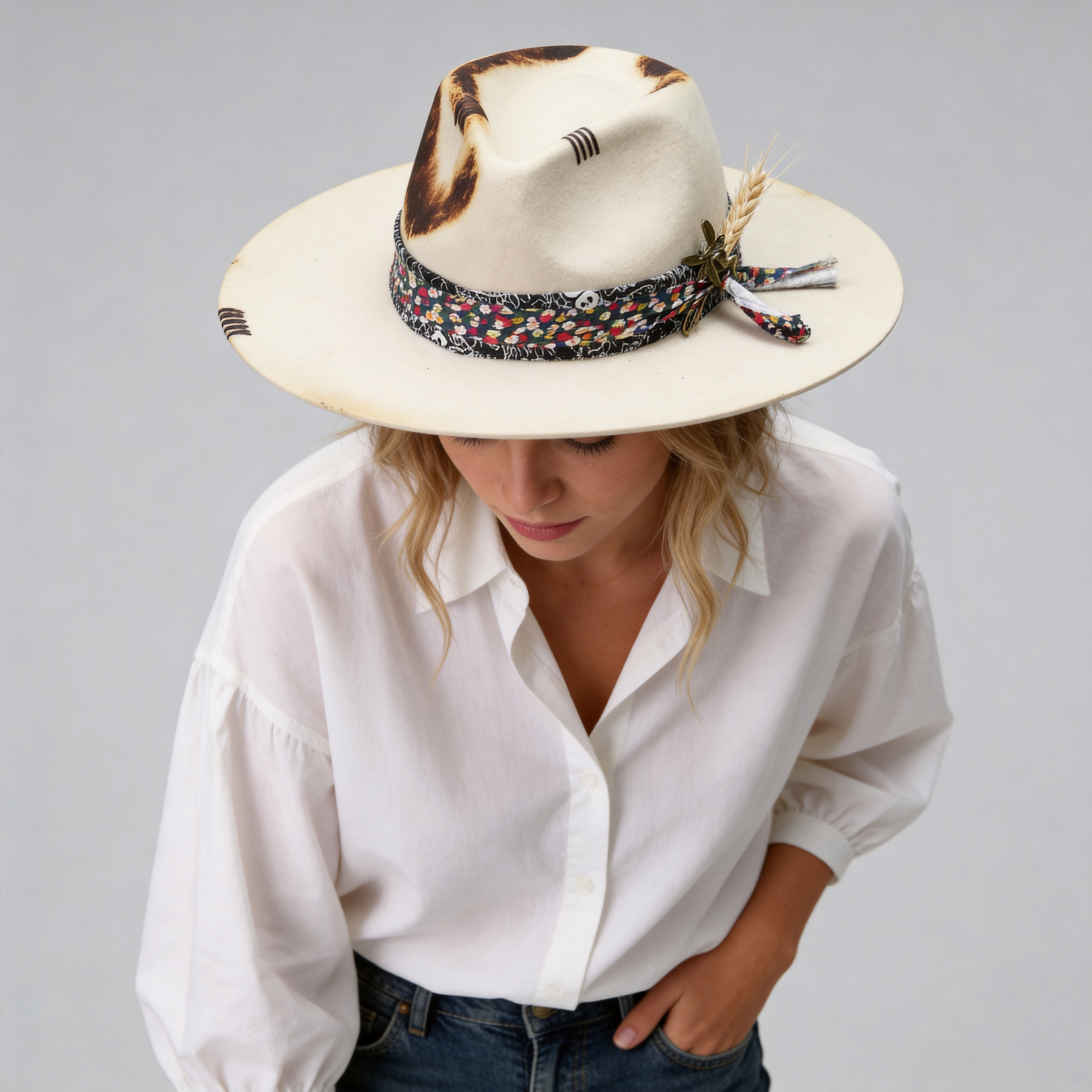 Elegant Off-White Hat – Floral Trim, Rustic Accents