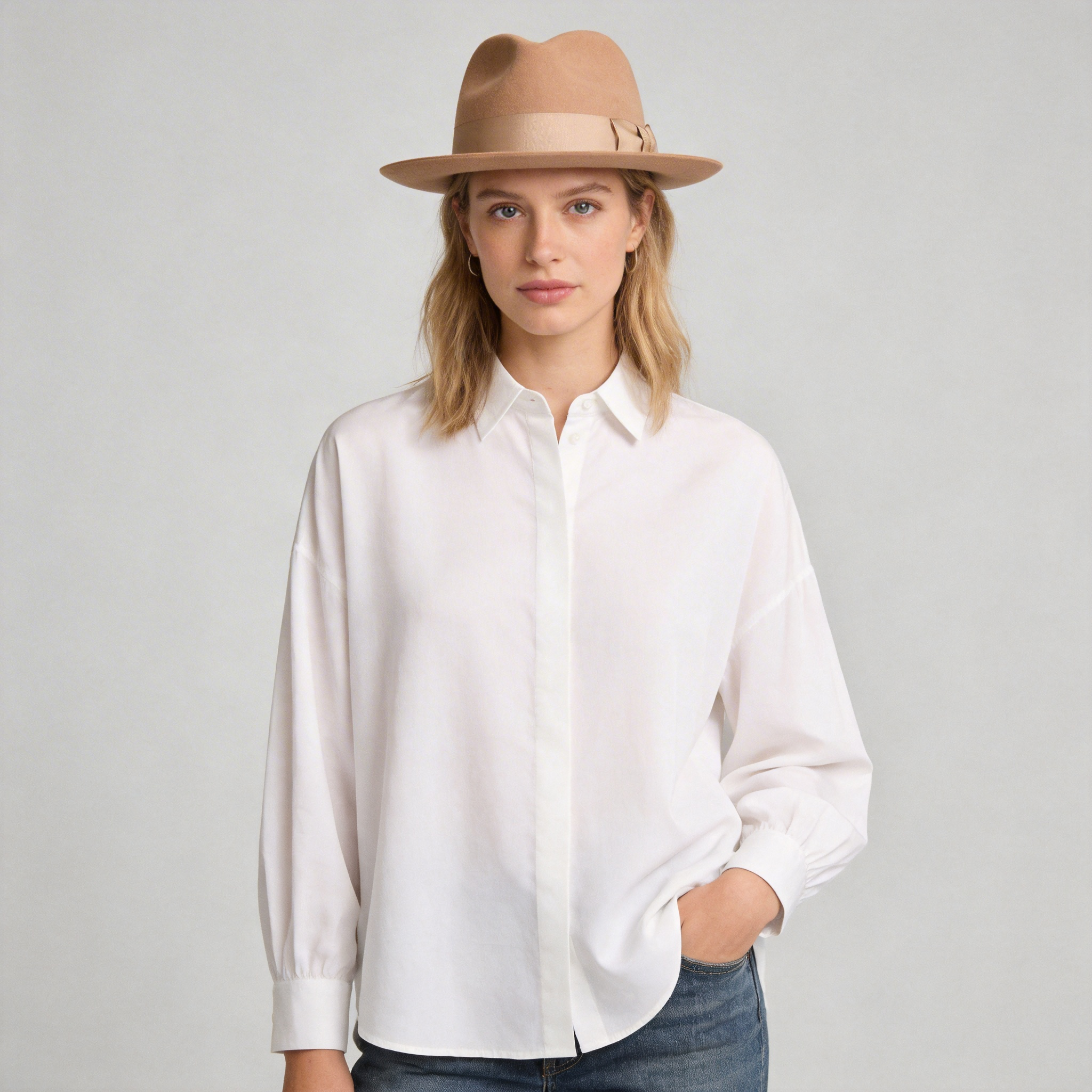 Trendy Classic Felt Fedora in Camel