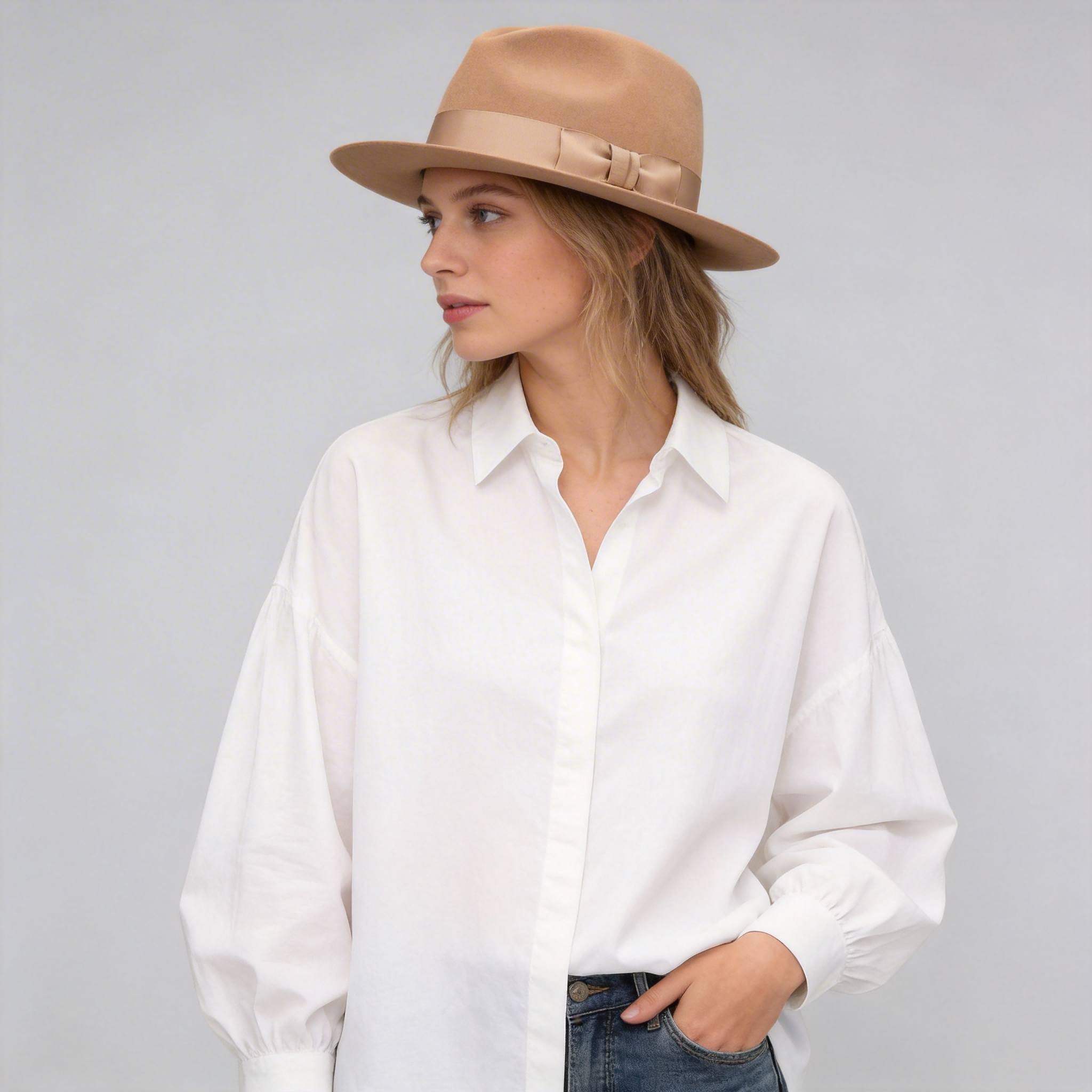 Trendy Classic Felt Fedora in Camel