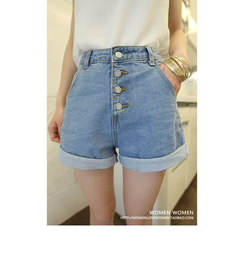 四扣牛仔短裤