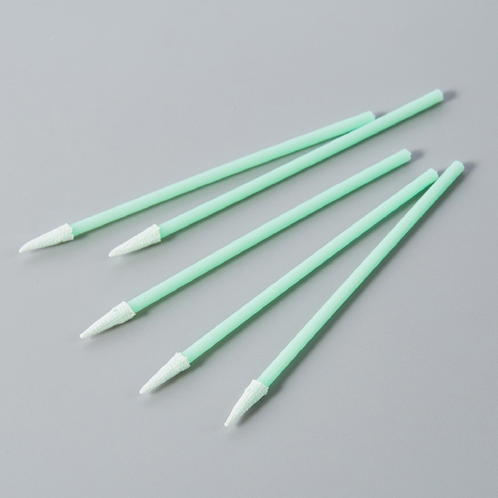 Dust free cotton swab with a cotton head