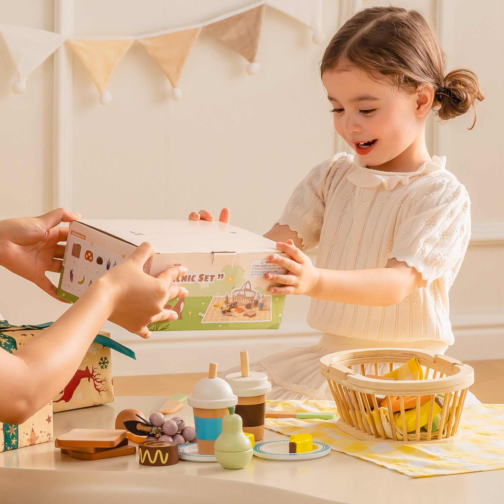 ROBUD Kids Wooden Picnic Play Food Set