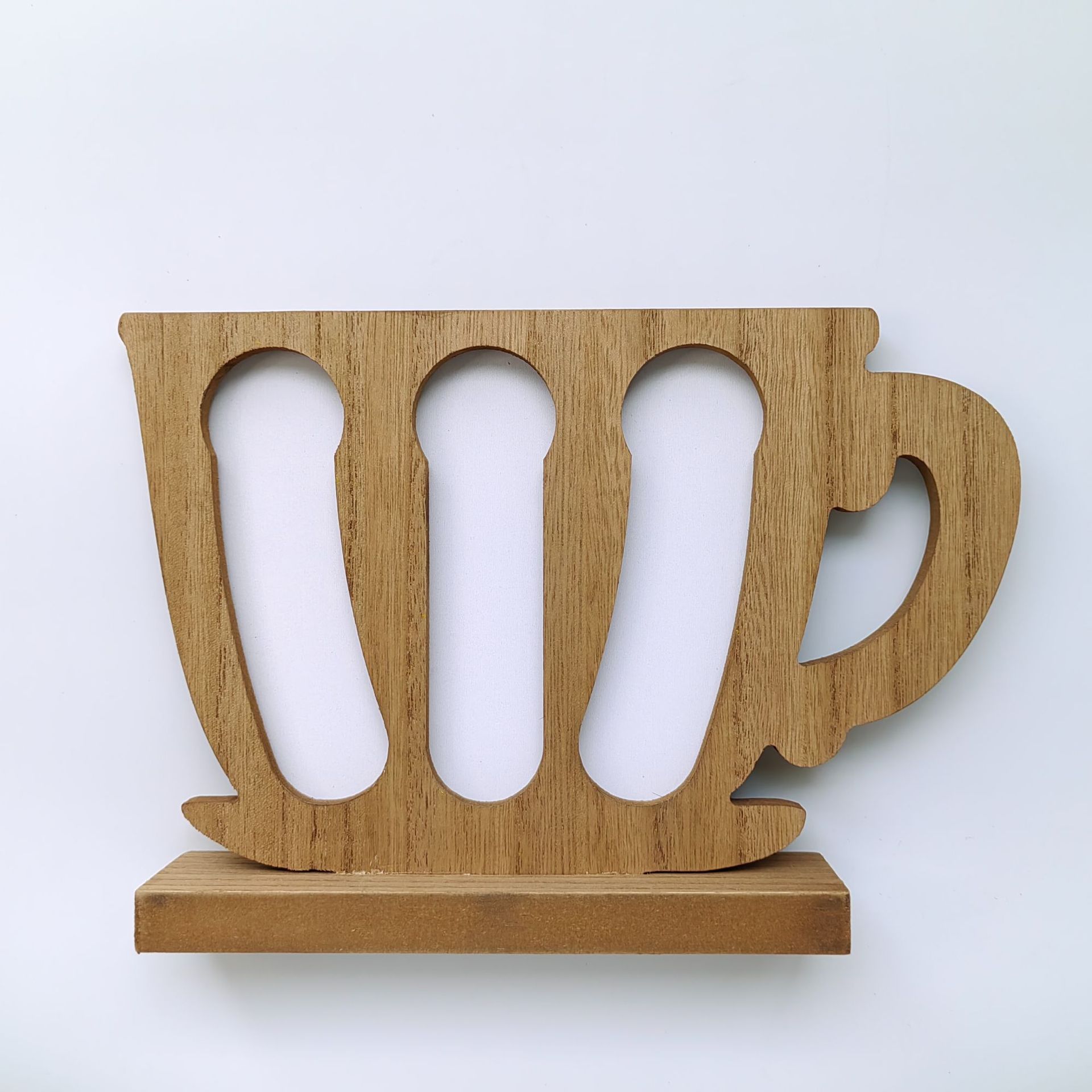 ชิ้นตกแต่งไม้สำหรับจัดเก็บในบ้าน