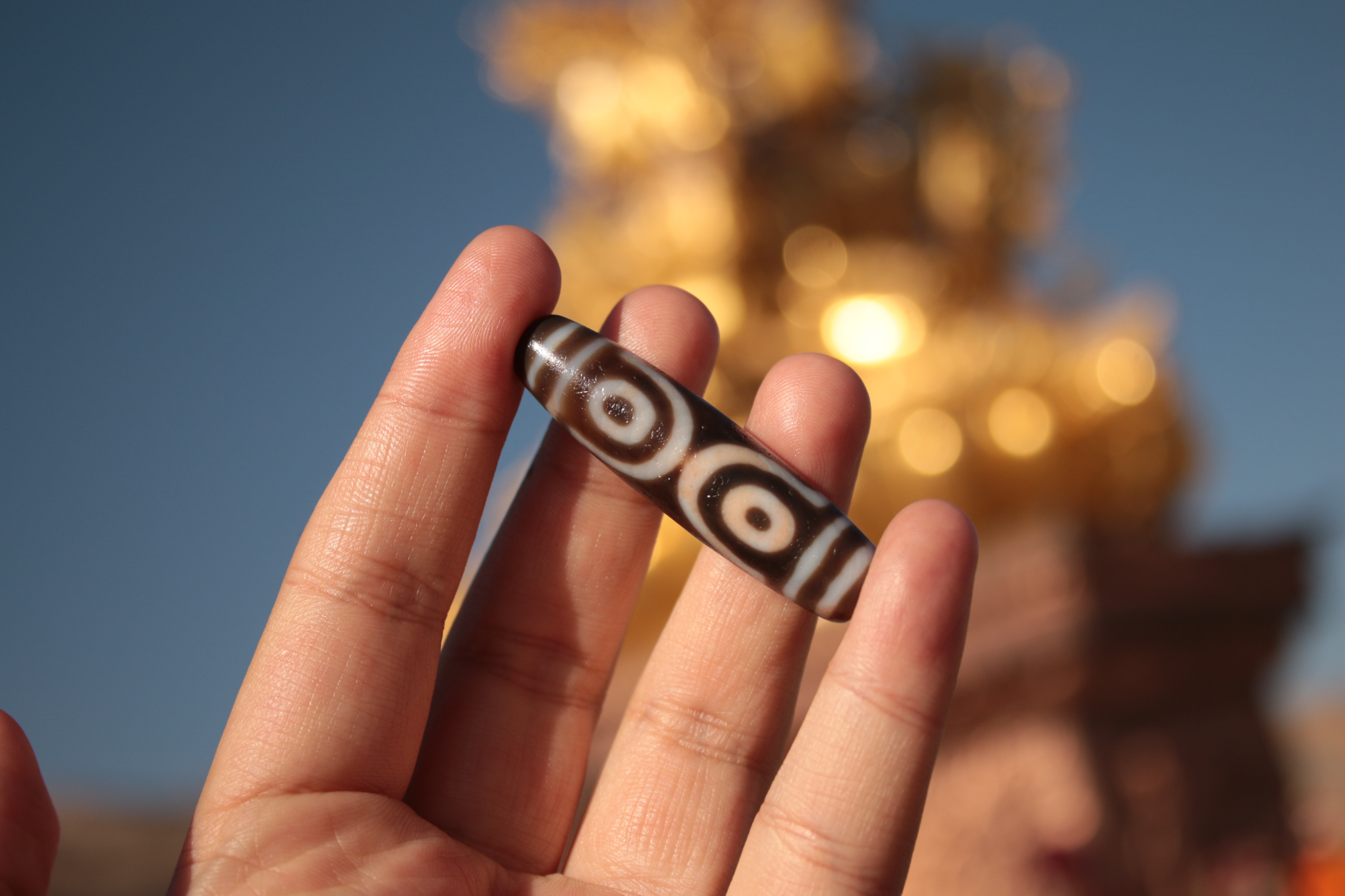 Tibetan Seven-Eyed Dzi Bead（Unique ID: tz-7-0733）