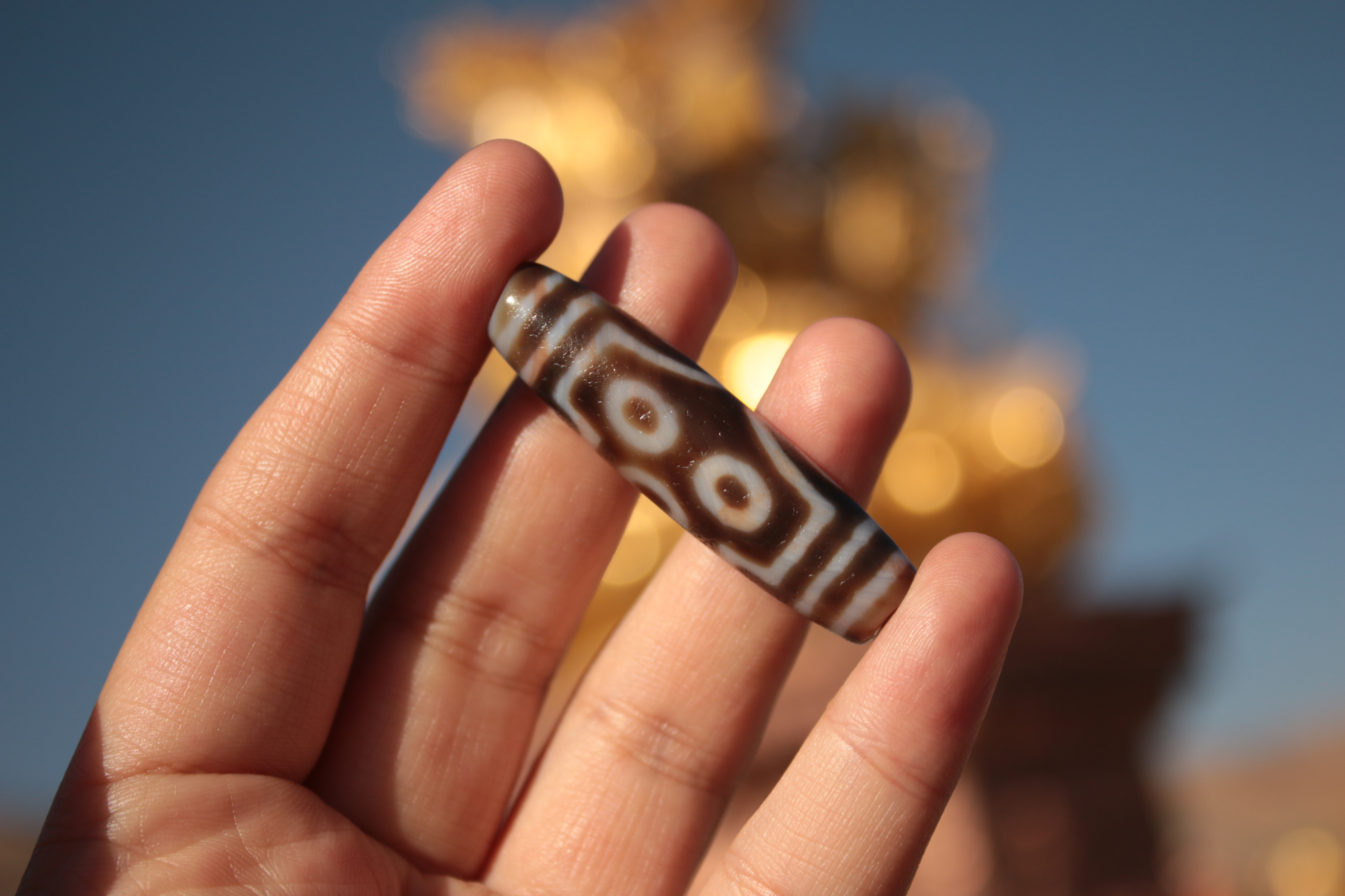 Tibetan Seven-Eyed Dzi Bead（Unique ID: tz-7-0733）