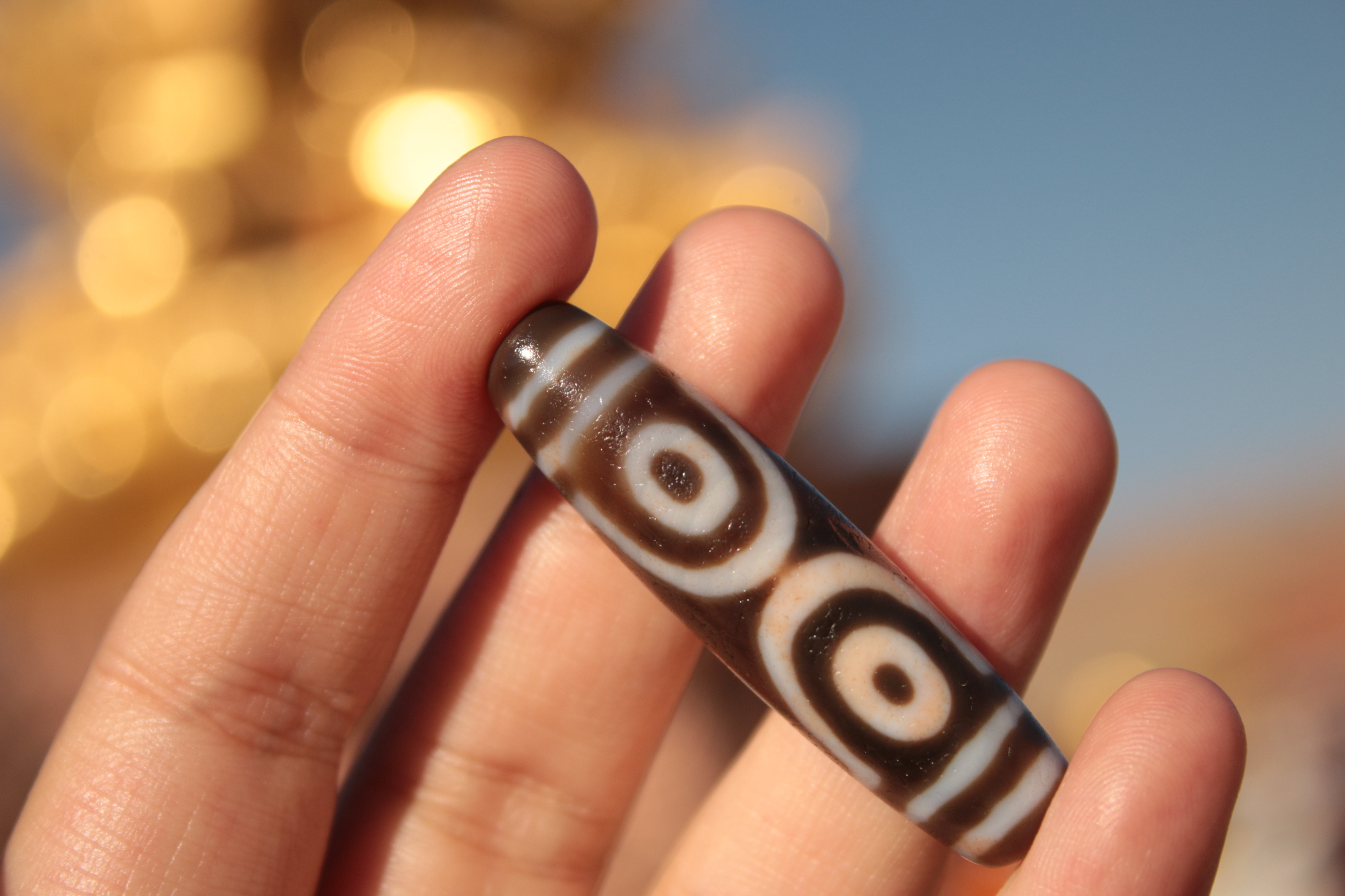 Tibetan Seven-Eyed Dzi Bead（Unique ID: tz-7-0733）