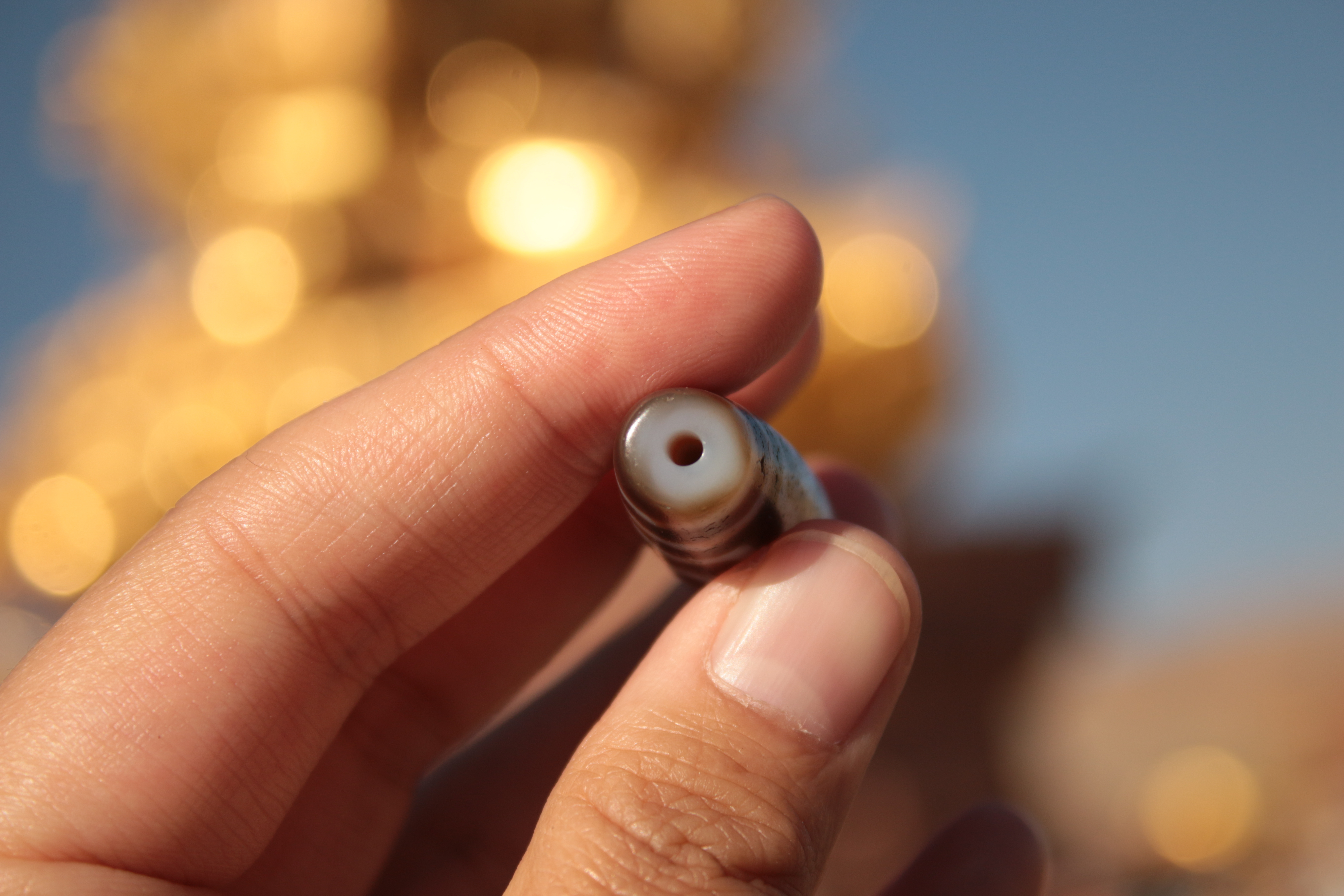 Tibetan Seven-Eyed Dzi Bead（Unique ID: tz-7-0733）