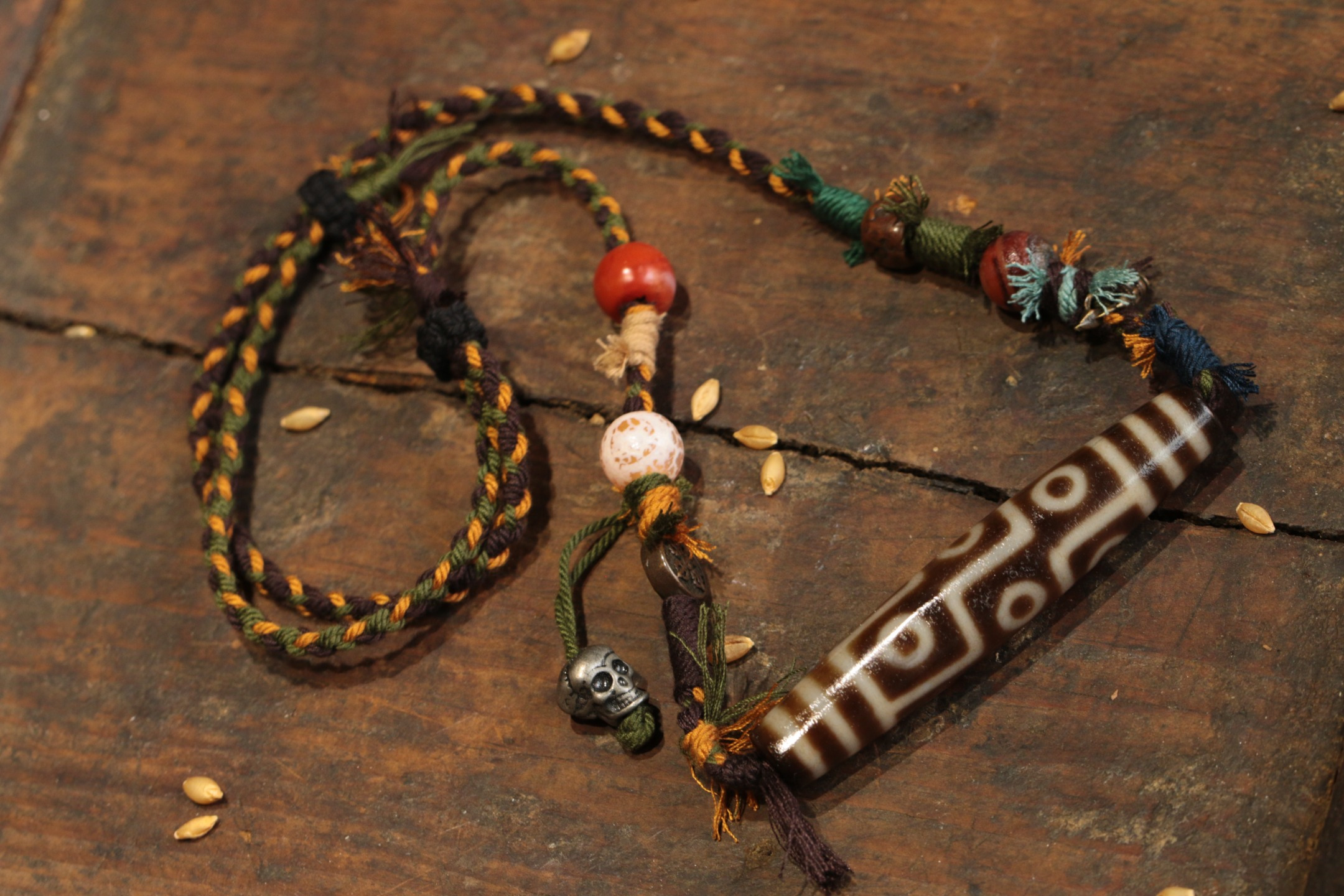 Nine-Eyed Dzi Bead Clavicle Necklace（Unique ID:cp-2-1820）
