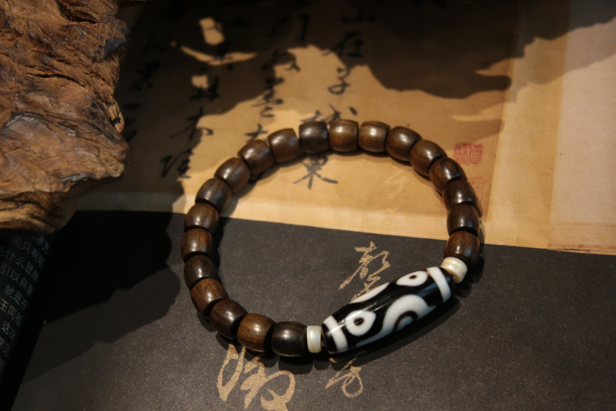 Agarwood and White Hair Dzi Bead Bracelet（Unique ID:cp-1-3476）