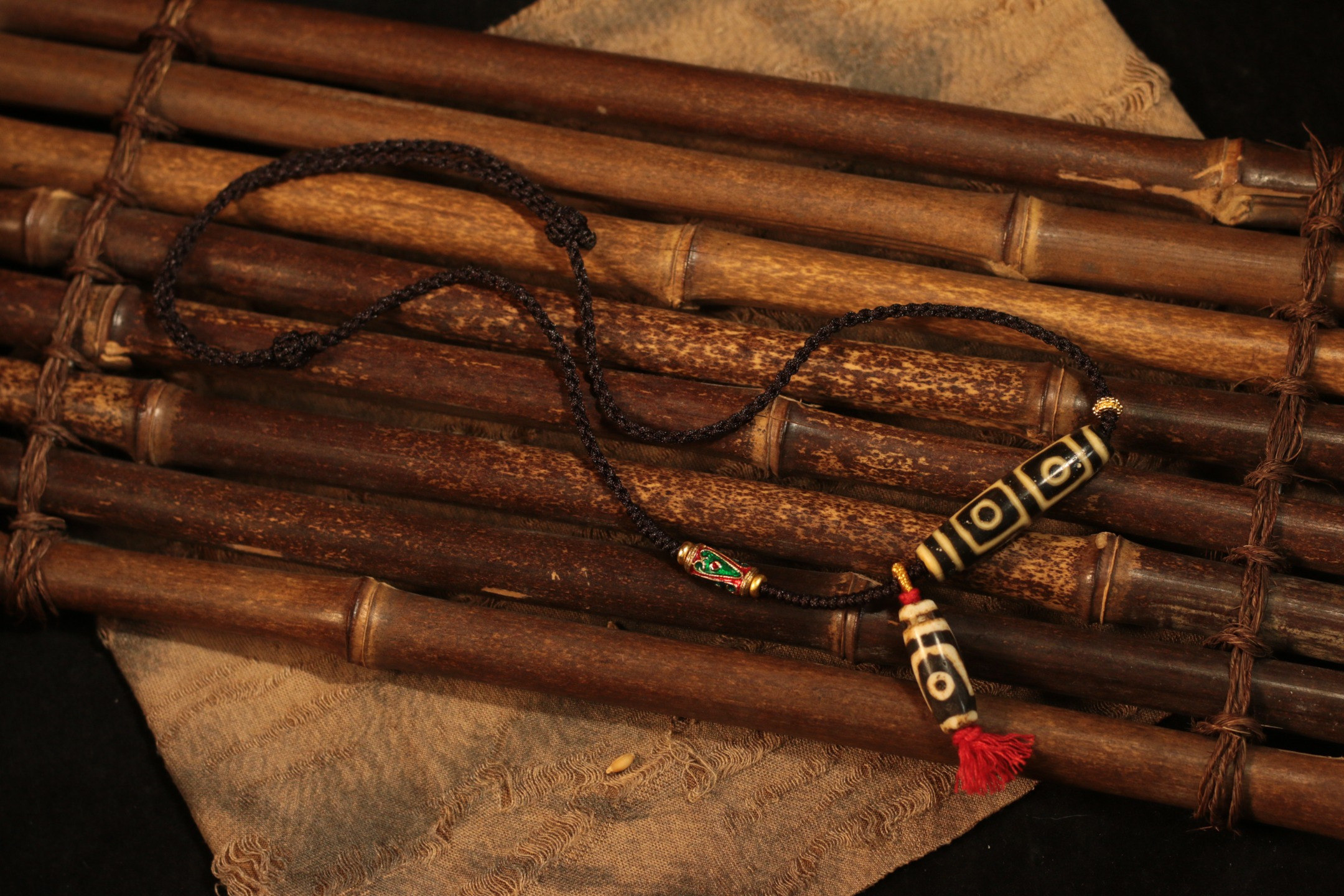 Glass Dzi Bead Clavicle Necklace（Unique ID:cp-2-2502）