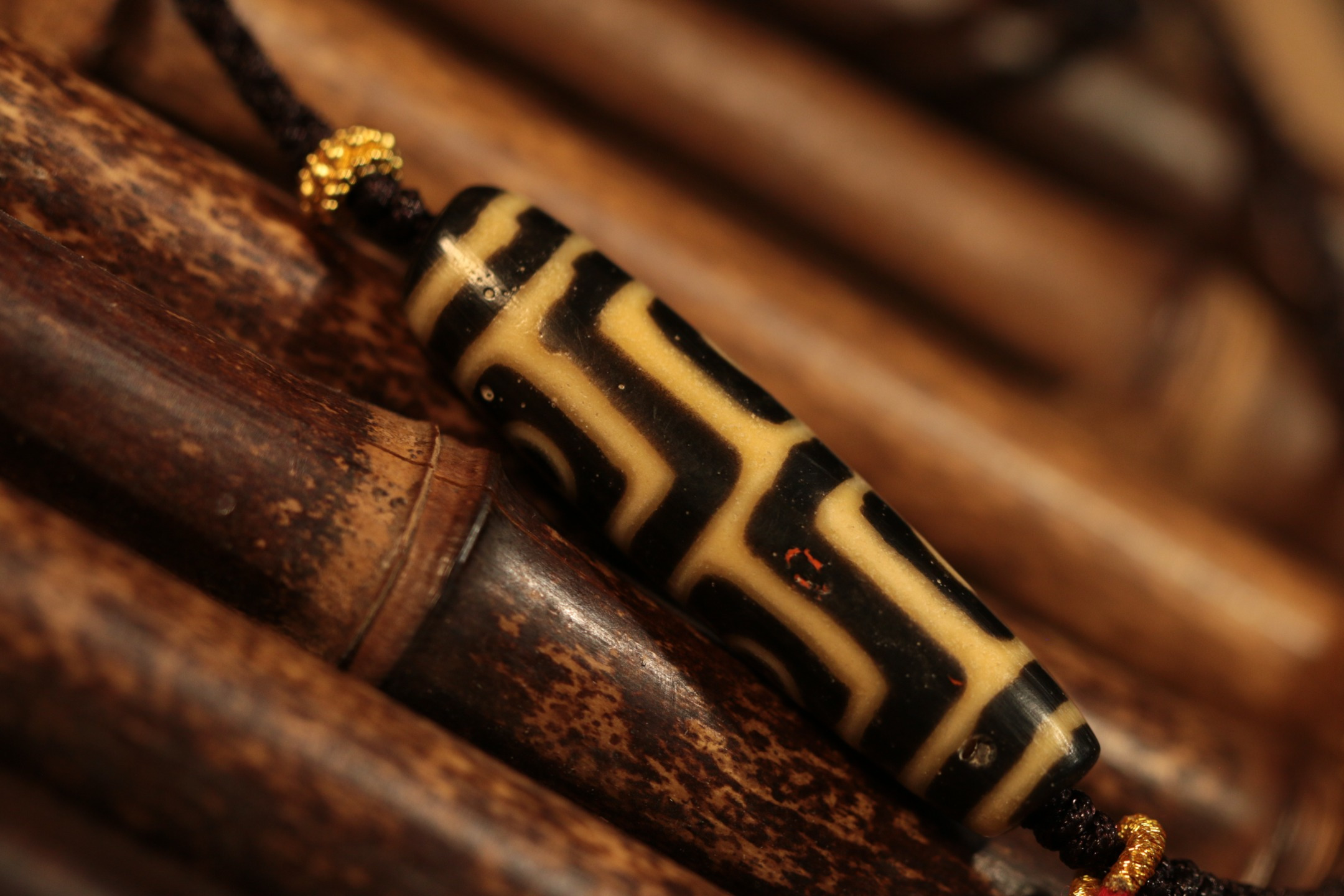 Glass Dzi Bead Clavicle Necklace（Unique ID:cp-2-2502）