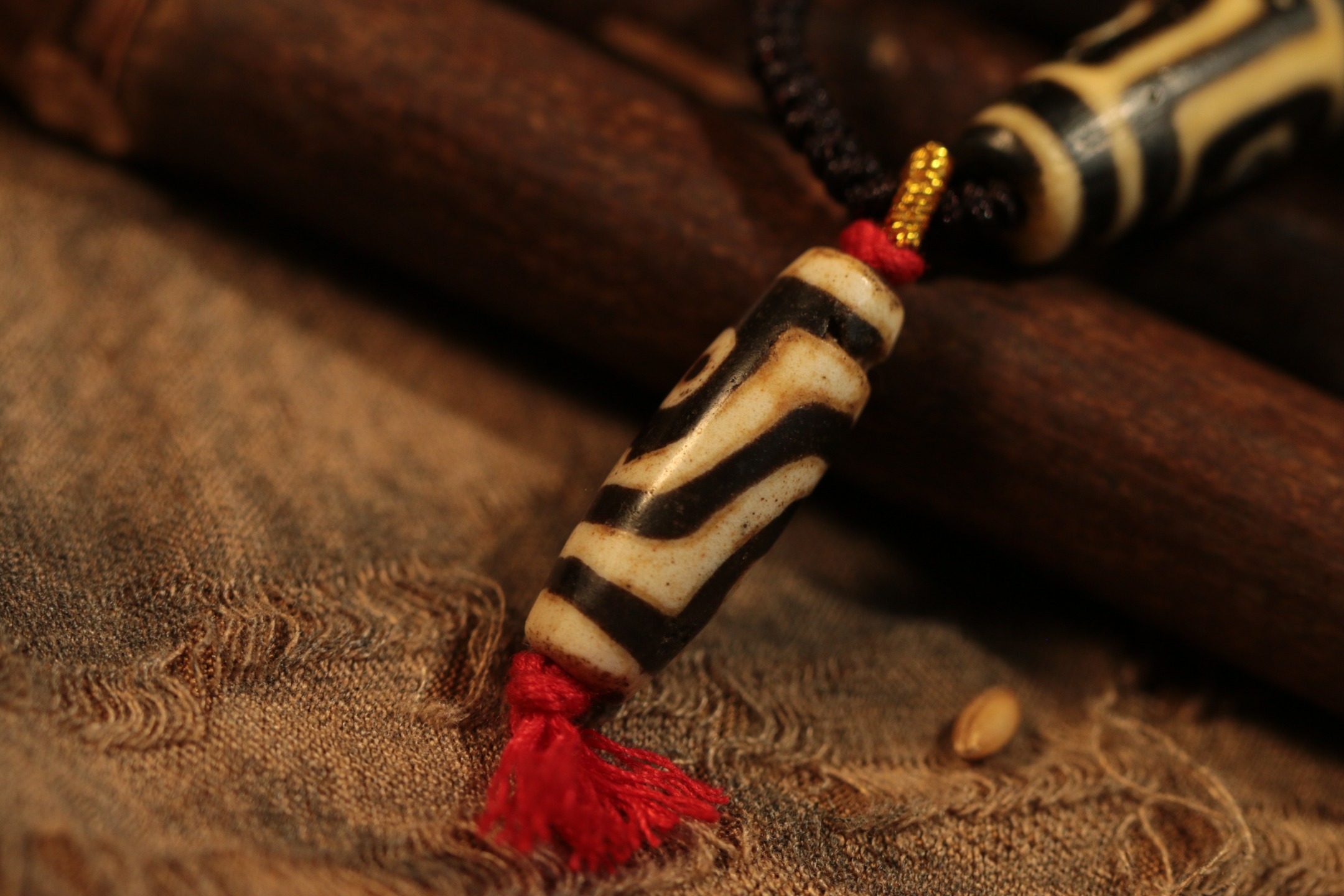 Glass Dzi Bead Clavicle Necklace（Unique ID:cp-2-2502）