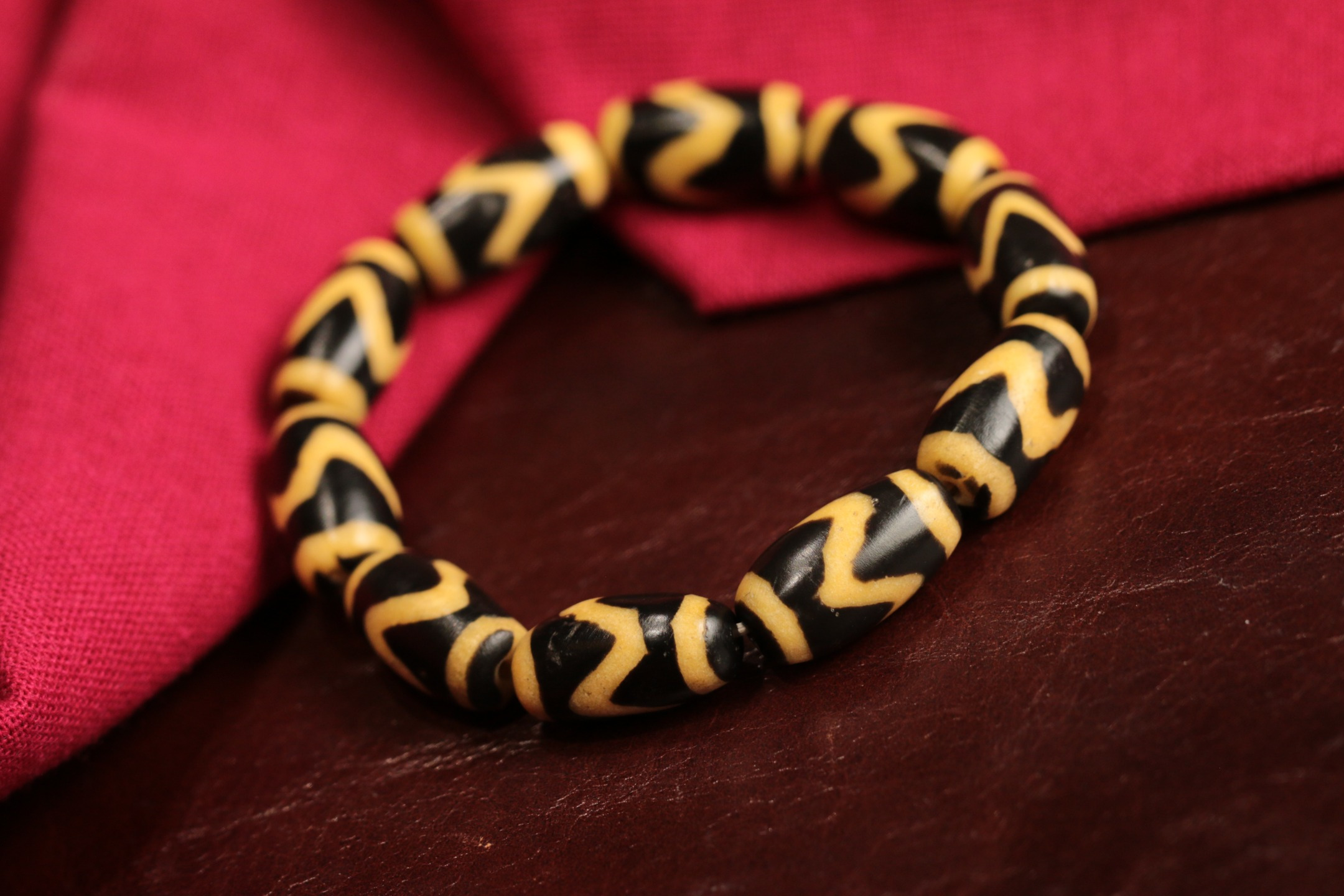 Tiger Tooth Dzi Bead Bracelet（Unique ID:cp-1-4671）